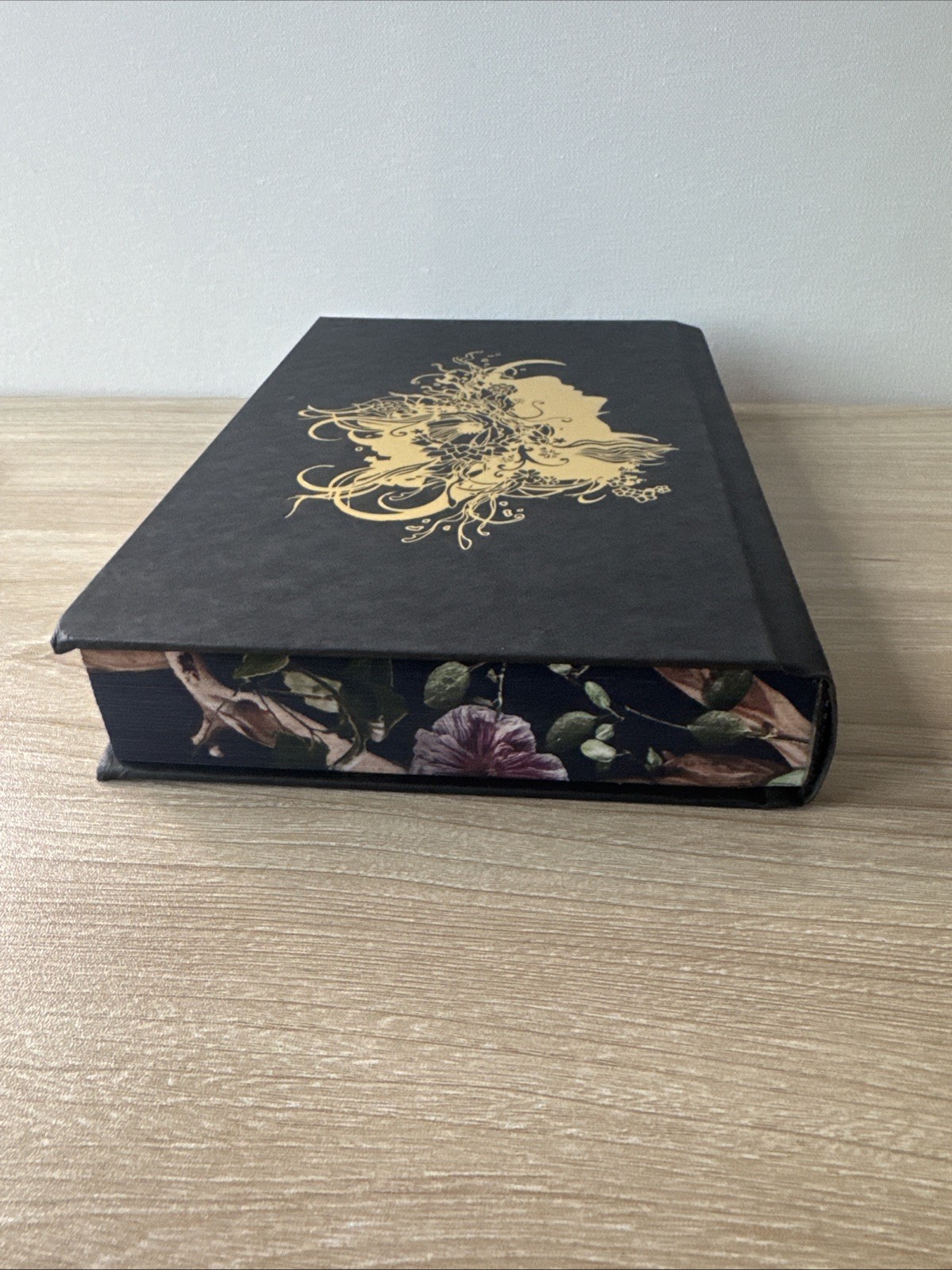 Rites of the Starling – Shield of Sparrows Series – Sprayed Edges – Devney Perry