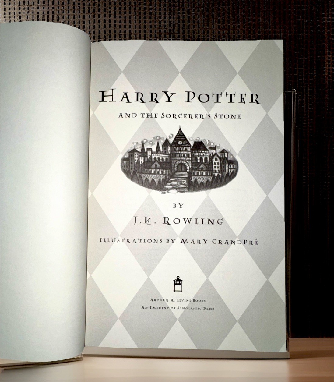 Harry Potter Sorcerer’s Stone 1st American Edition 1998 HC DJ GrandPré Levine
