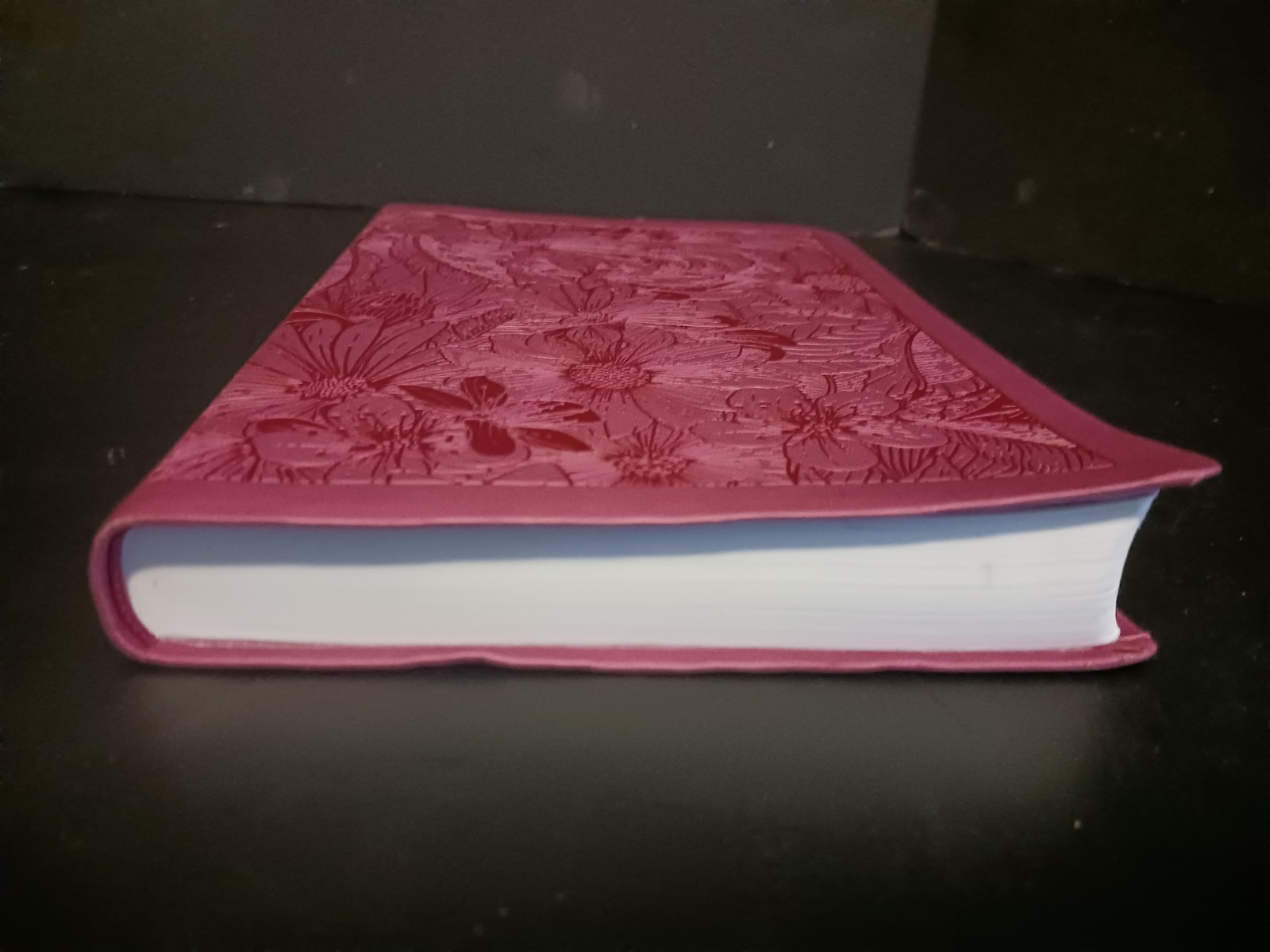 Tyndale NLT Large Print Thinline Bible Pink Floral Imitation Leather Filament