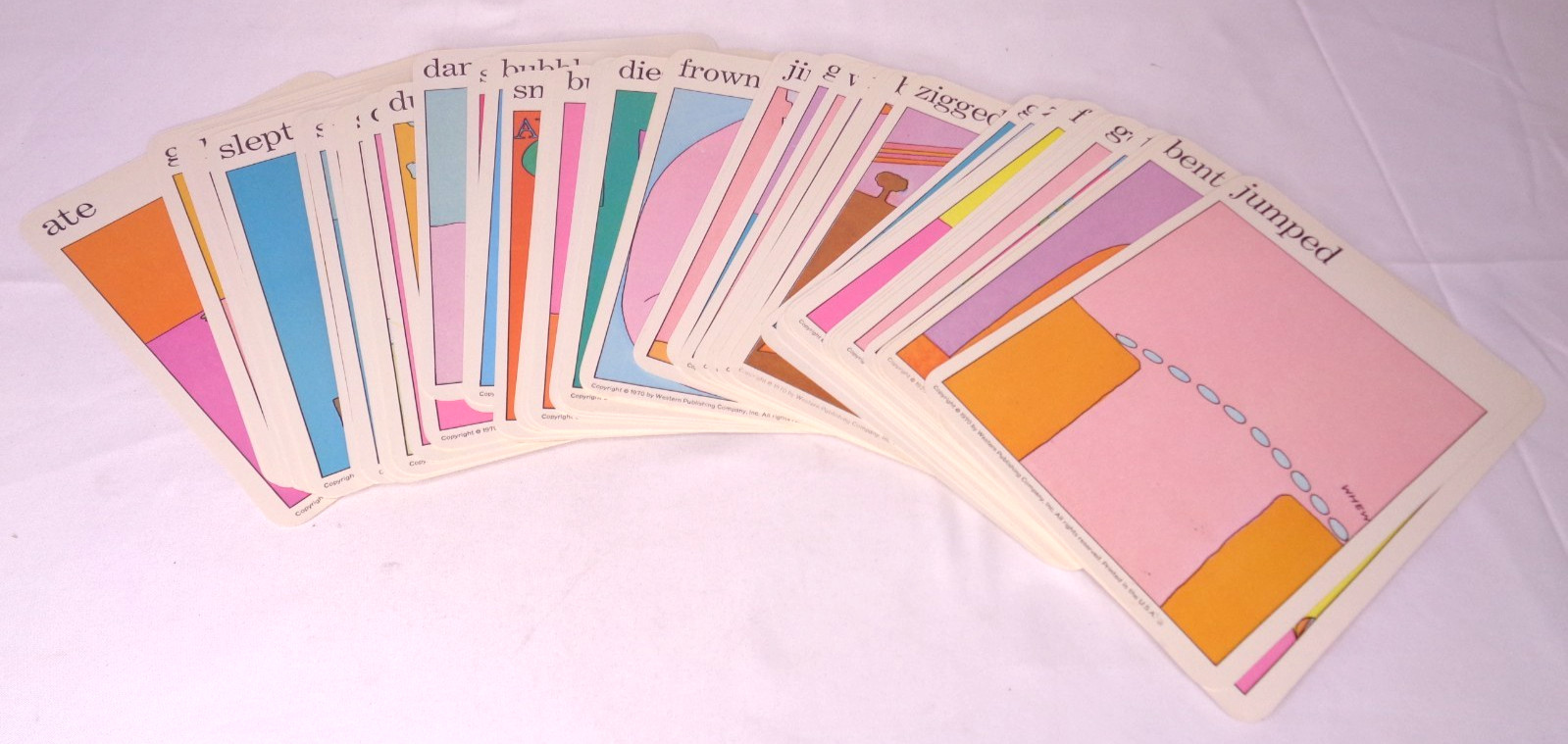 A Shufflebook Vintage 1970 Golden Press 100% Complete Picture Cards Hefter Book