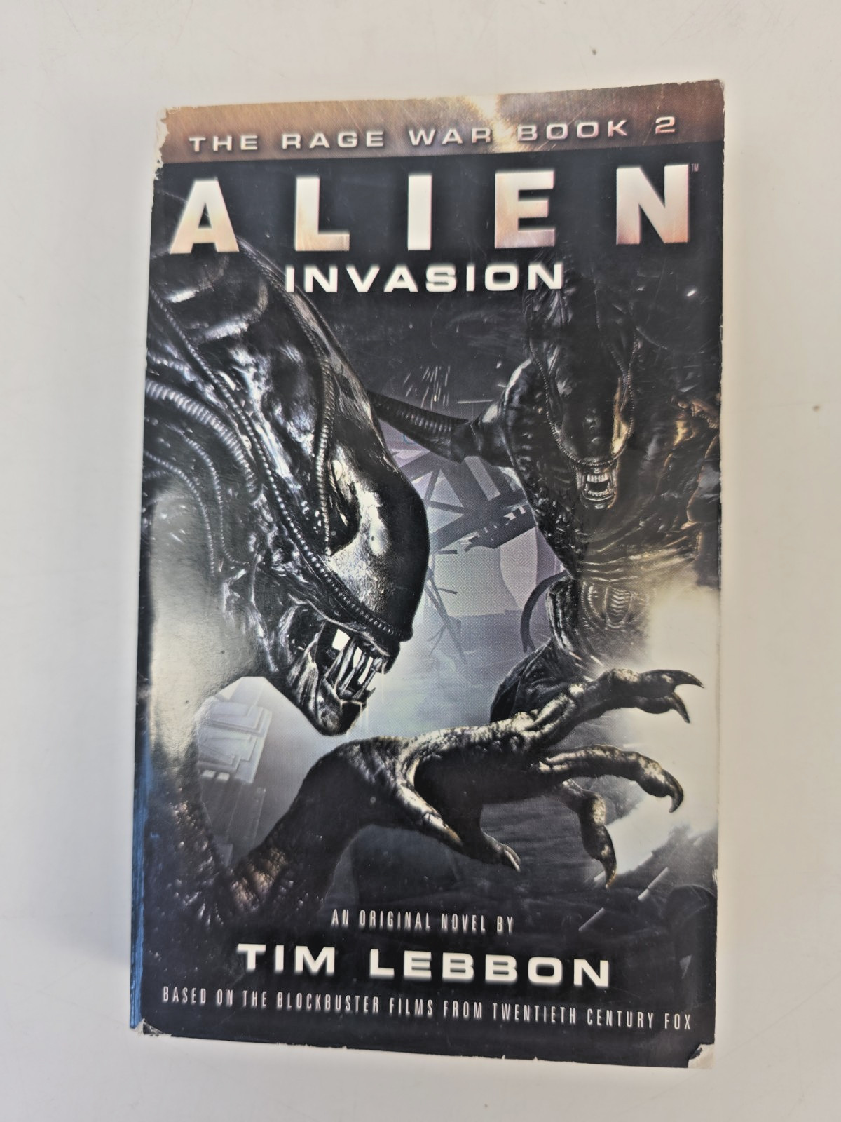 The Rage War 1-2: Predator Incursion & Alien Invasion by Tim Lebbon Titan Books