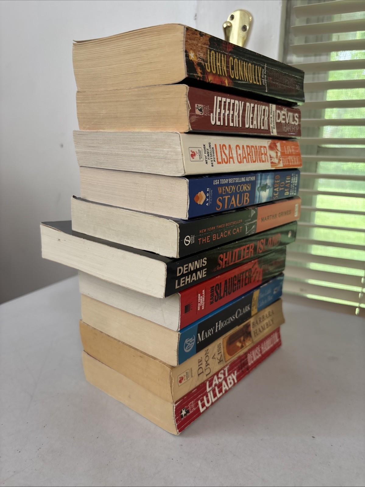 Lot of 10 – Mystery and Thrillers – Mixed Authors – FREE SHIPPING
