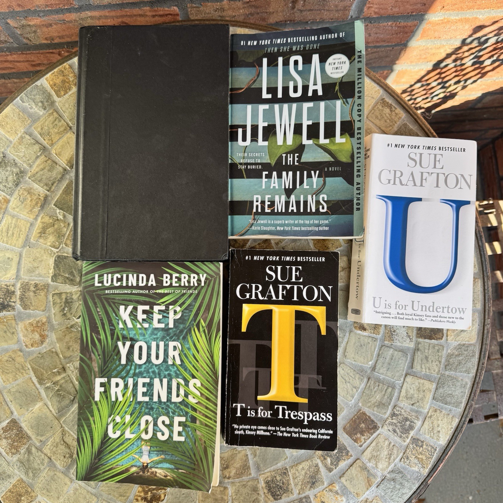 5 Book Lot Mixed Suspense Mystery Thriller Lisa Jewell Sue Grafton Lucinda Berry