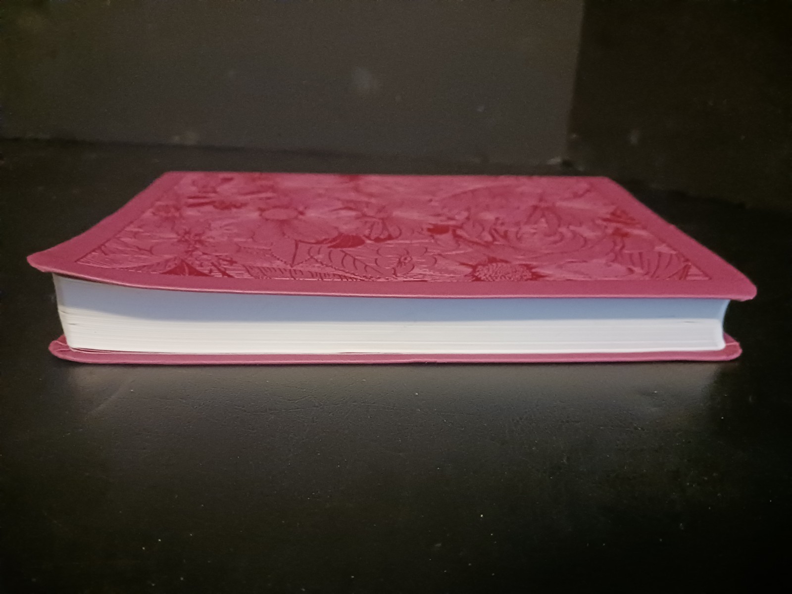 Tyndale NLT Large Print Thinline Bible Pink Floral Imitation Leather Filament