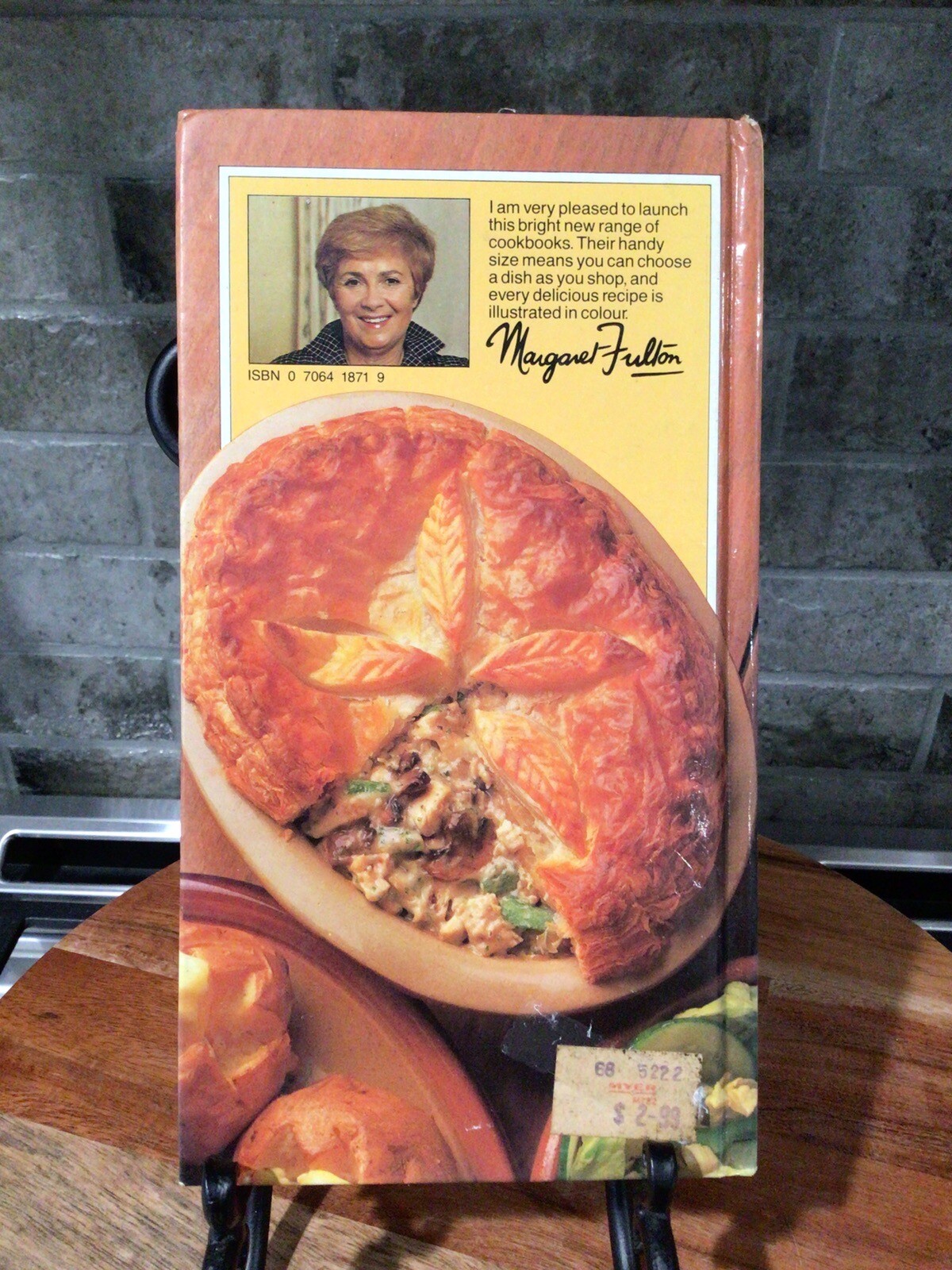 1983 Margaret Fulton’s Book Of Family Meals COOKBOOK 92 pages Vintage