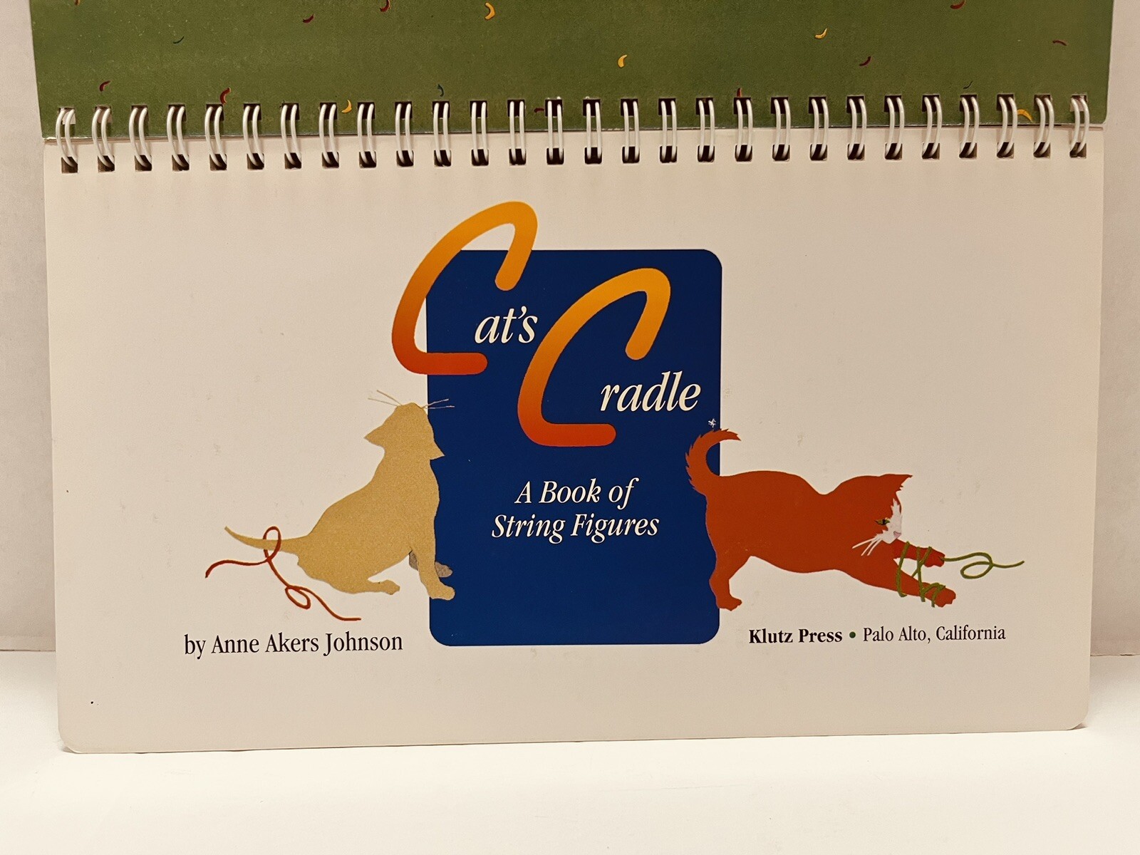 Cat’s Cradle Book of String Figures by Anne Akers Johnson 1993 HB Klutz Press