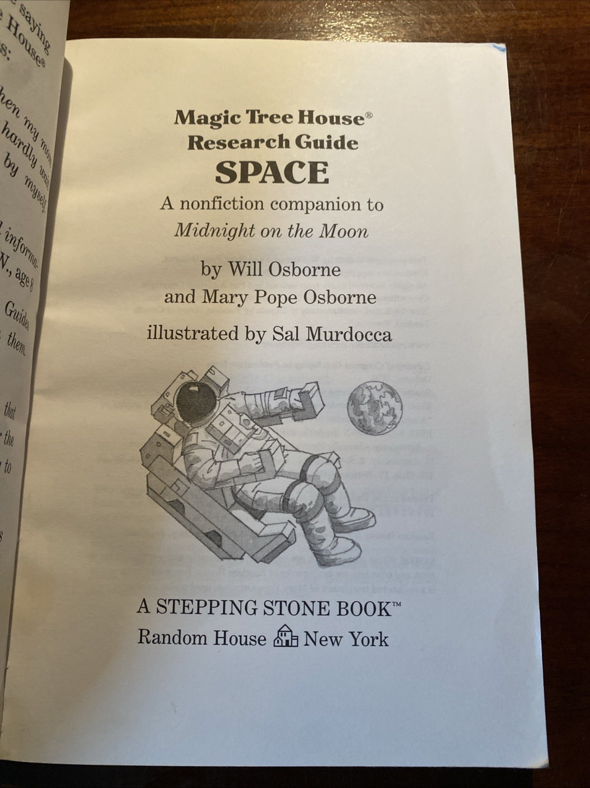 VINTAGE 2002 – Space : A Nonfiction Companion to Magic Tree House #8