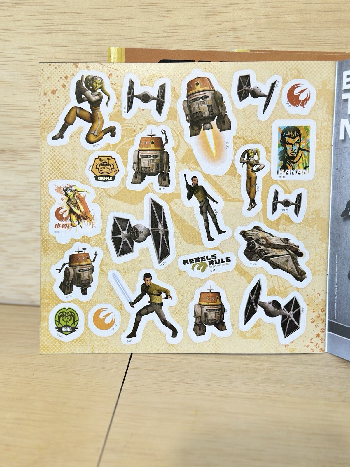 2-Star Wars Luke & the Lost Jedi Temple – & 1 Star War Rebels Includes Stickers