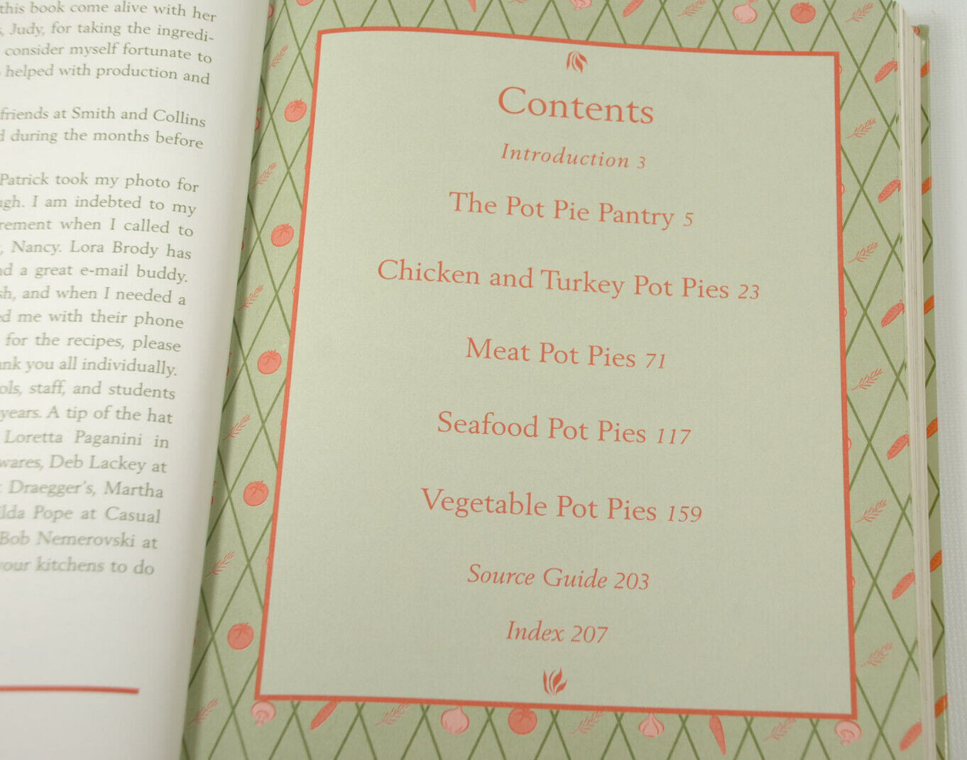 Pot Pies: Comfort Food under Cover by Diane Phillips (2000) 1st ed First Print