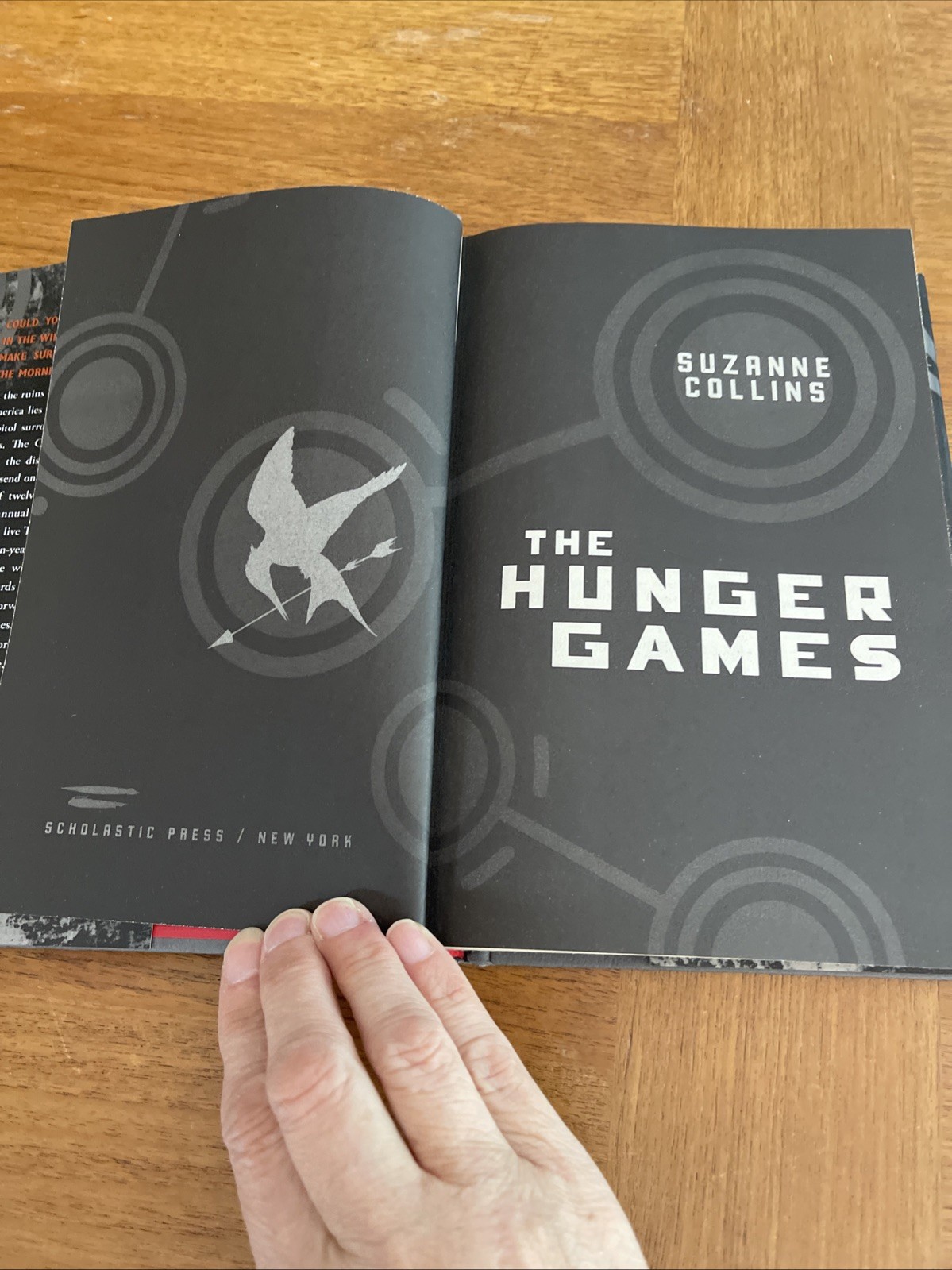 THE HUNGER GAMES – FIRST EDITION  – VERY GOOD