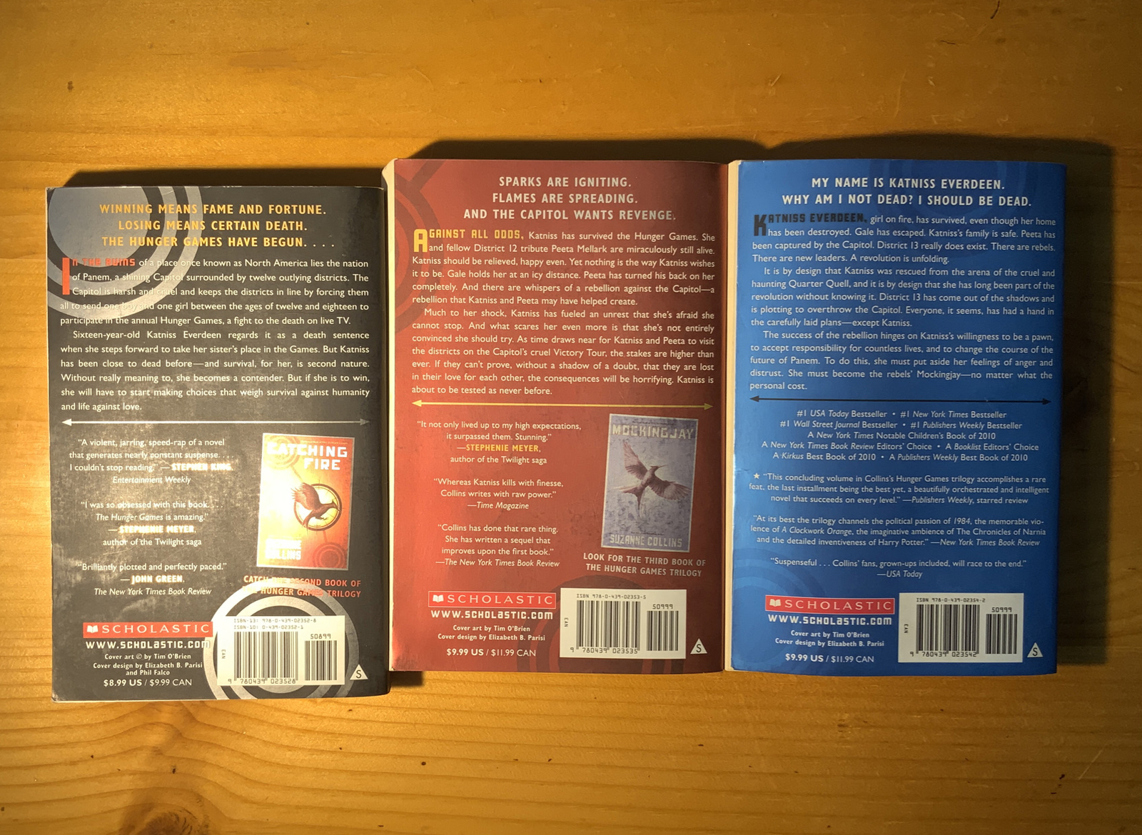 The Hunger Games Ser.: Trilogy Boxed Set – Catching Fire – Mockingjay by…