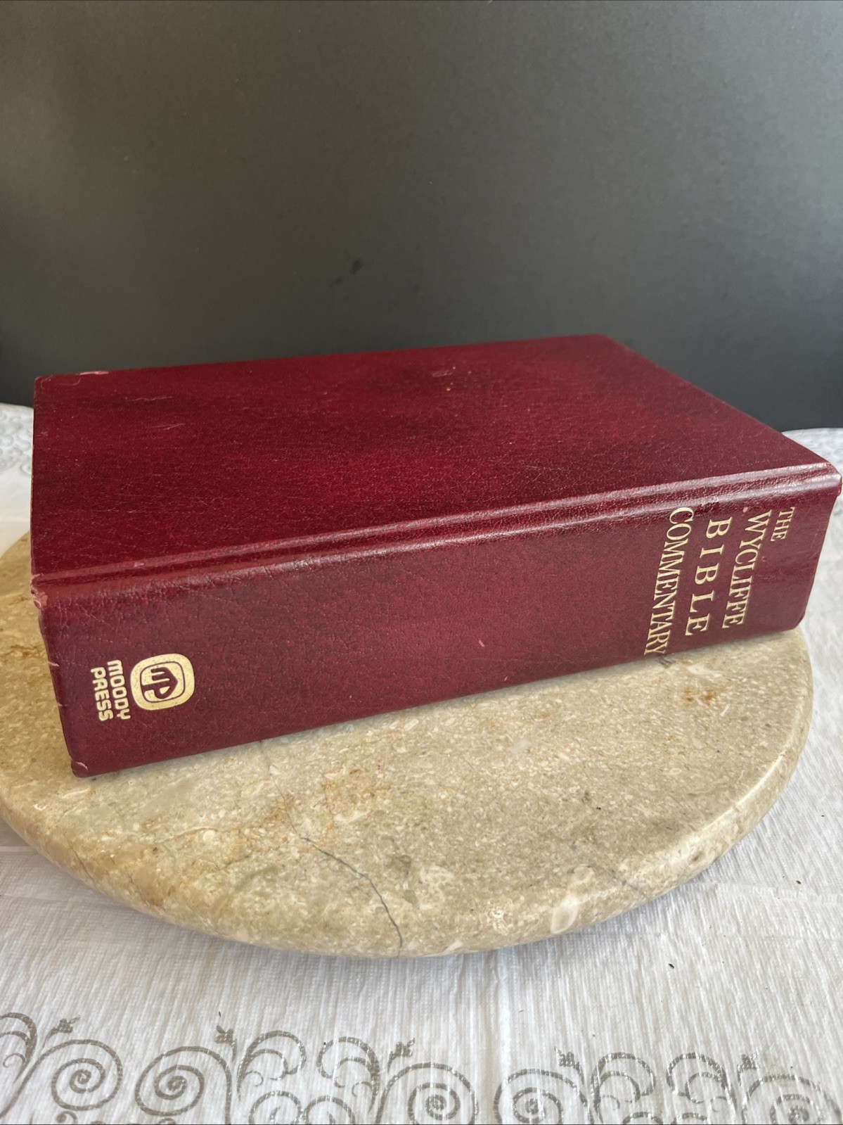 The Wycliffe Bible Commentary Moody Press Hardcover 1962 – 22nd Printing 1987