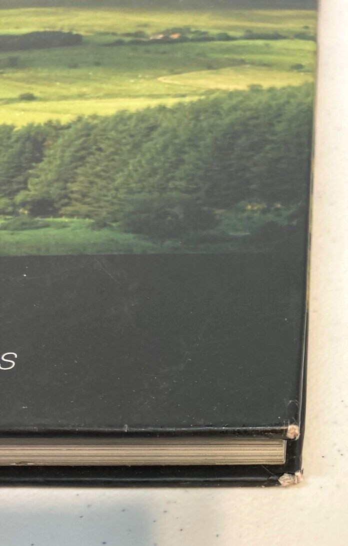 Ireland A Photographic Journey By Emma Howard and David Lyons Hardcover