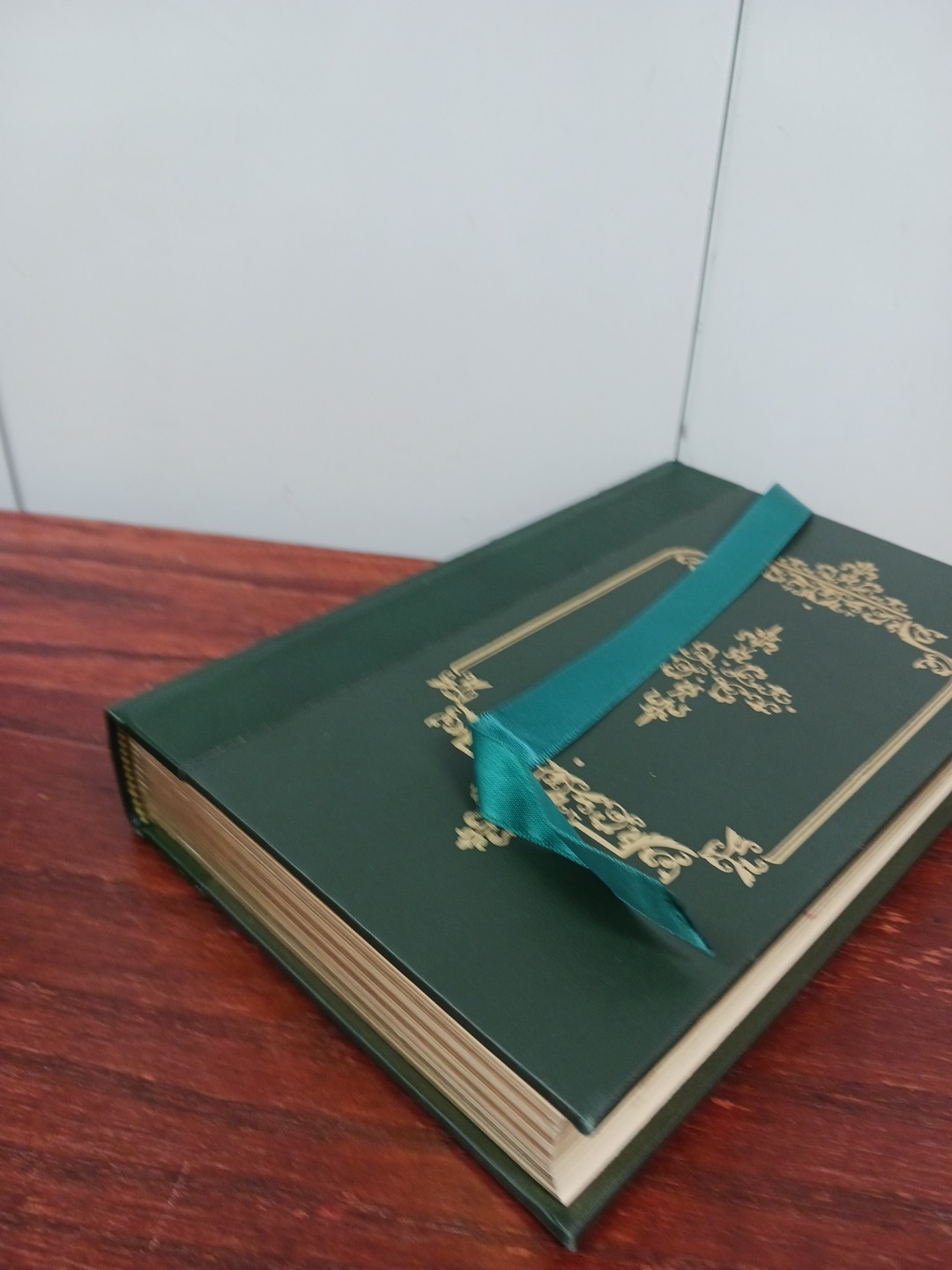 The Trials of Oscar Wilde by H. Montgomery Hyde Notable Trials Library 1989 Gold