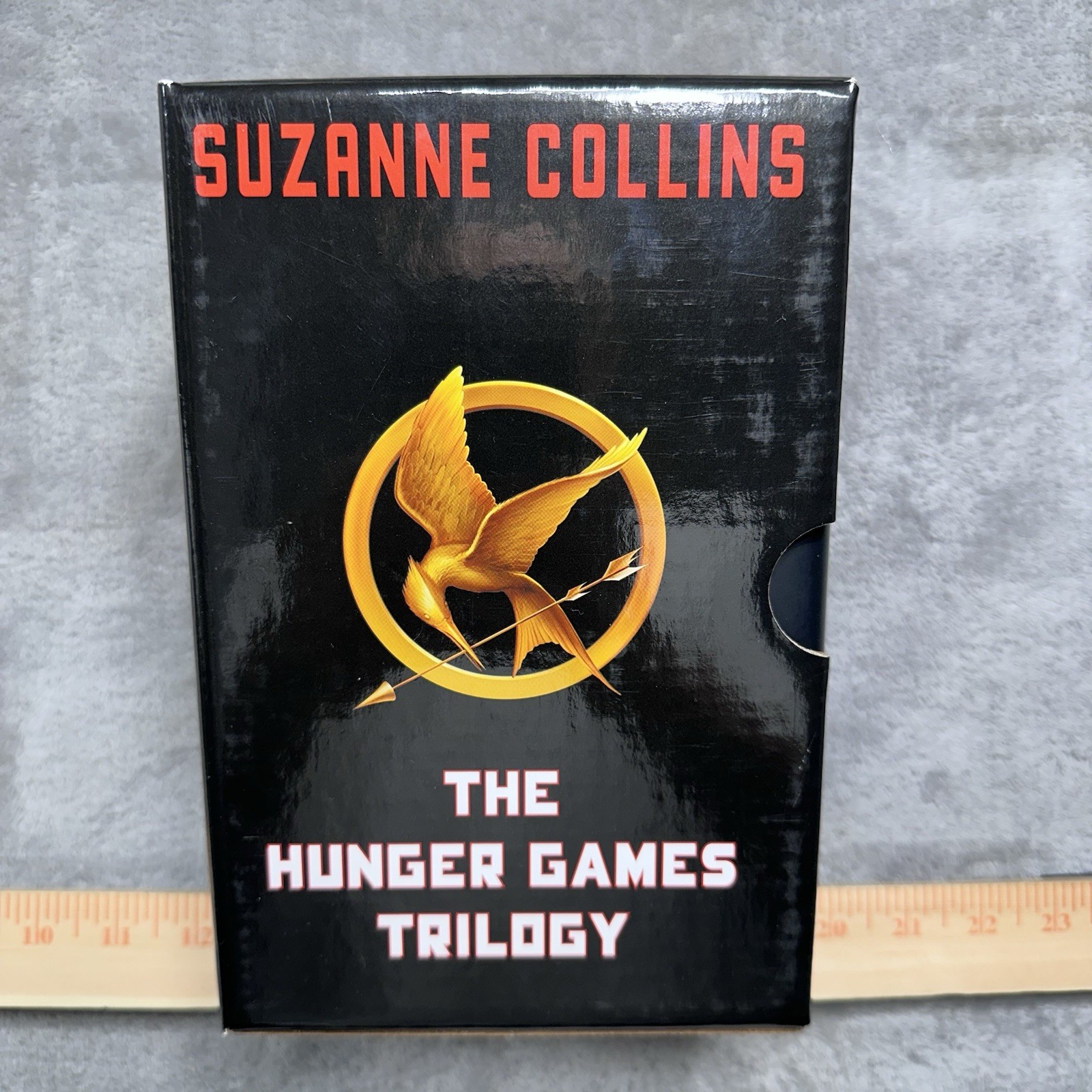 The Hunger Games Trilogy Boxset by Suzanne Collins – All 3 books – HB DJ LNC!!