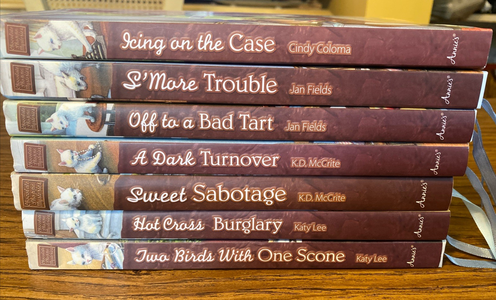 Annie’s Chocolate Shoppe Mysteries Set Of 7 K.D. McCrite, Katy Lee.READ