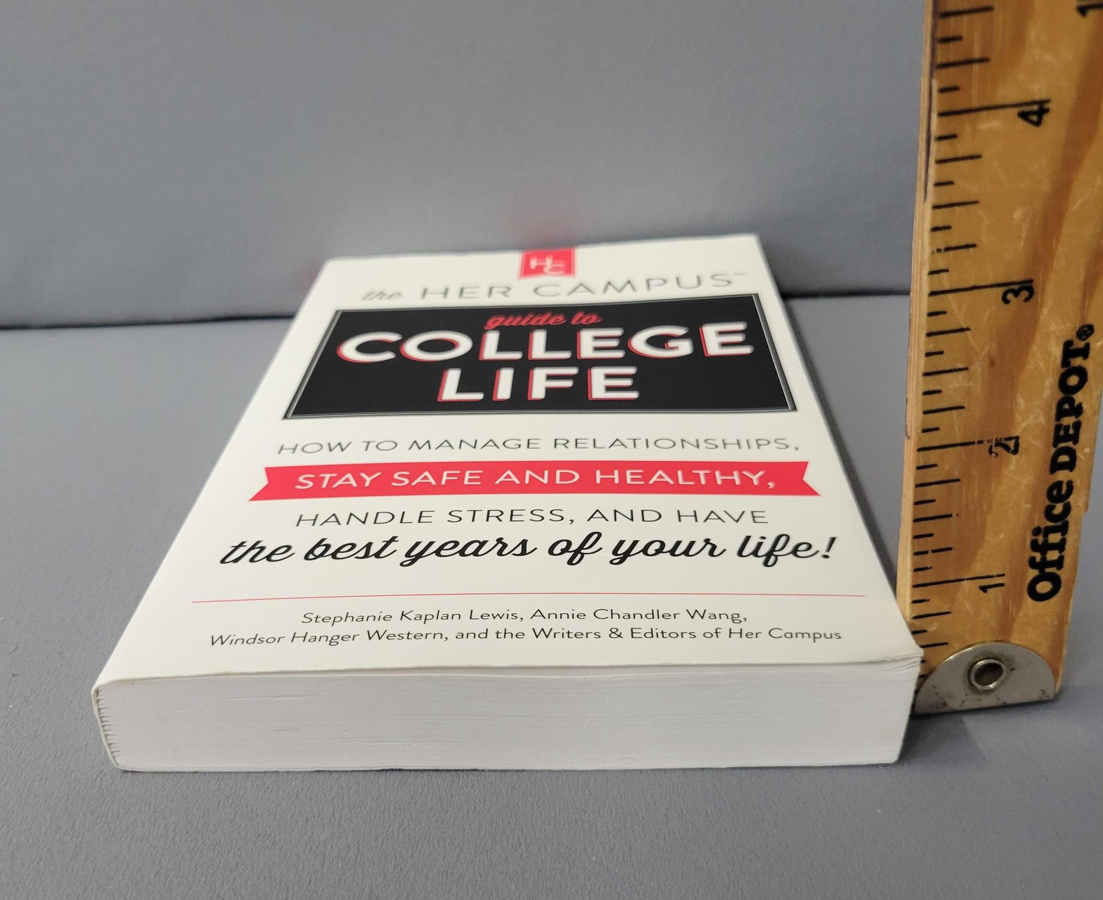 Her Campus Guide to College Life Paperback 2015 Adams Media Made in USA Book