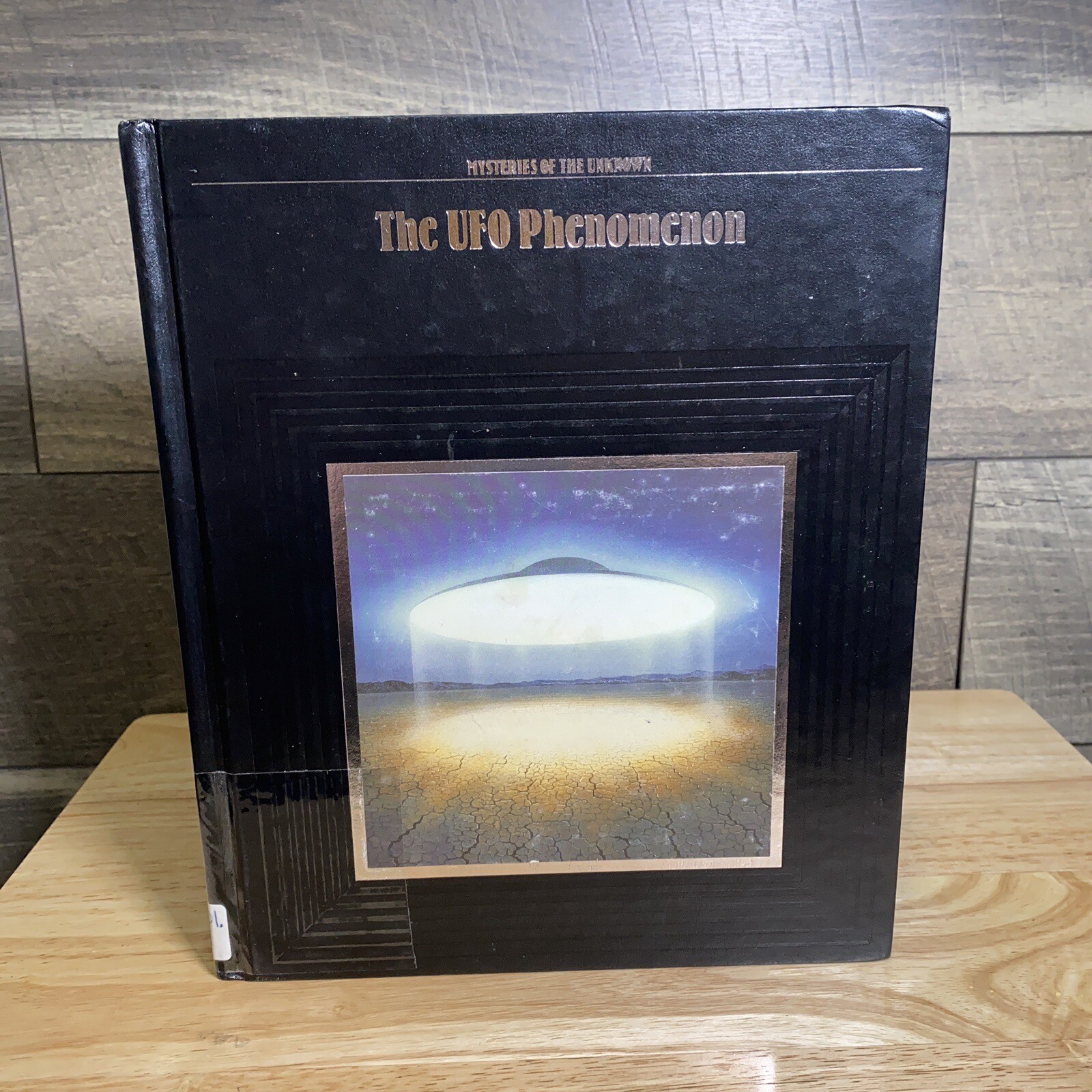 The UFO Phenomenon (Mysteries of the Unknown) – Hardcover Sci Fi Aliens