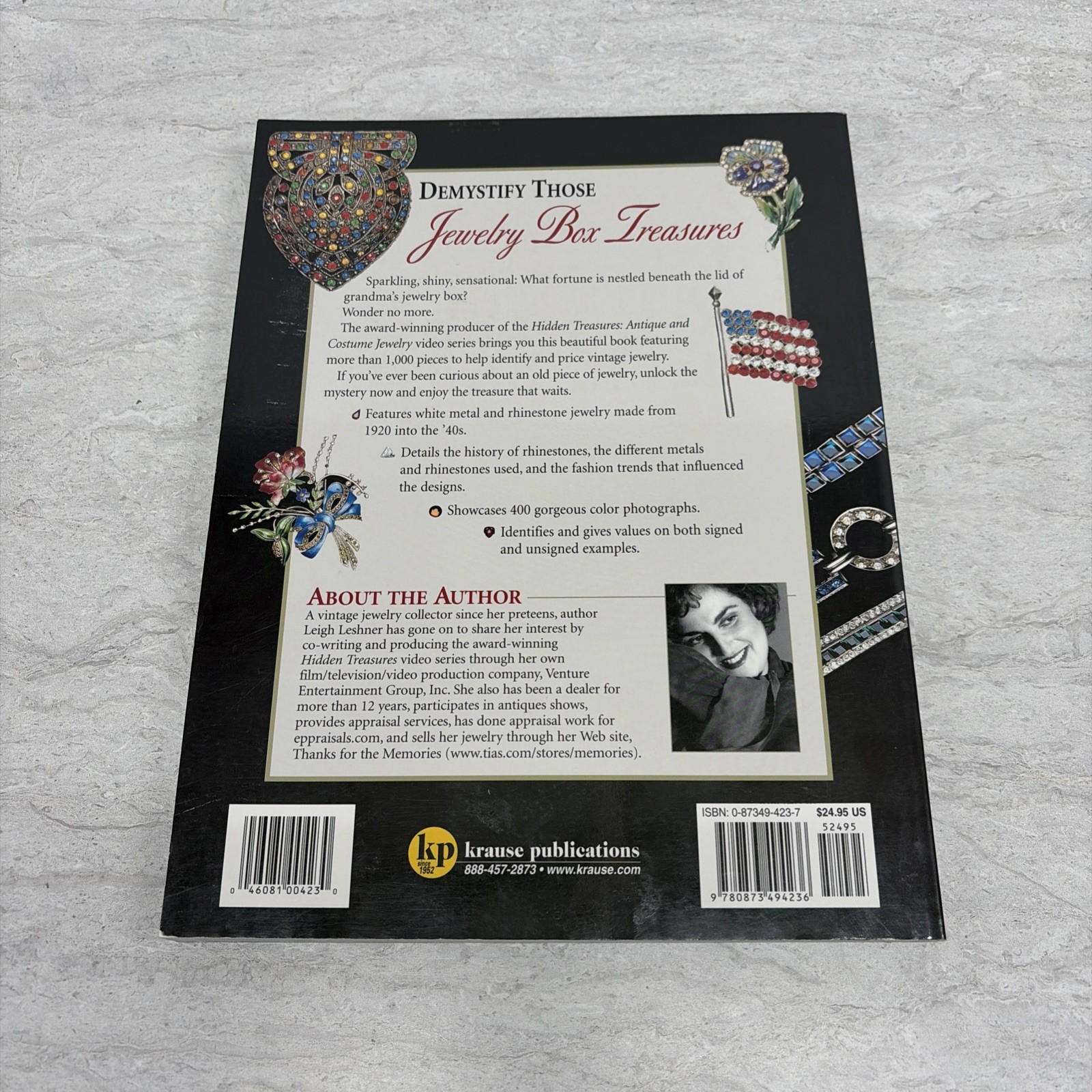 Vintage Jewelry: A Price and Identification Guide, 1920-1940s by Leigh Leshner