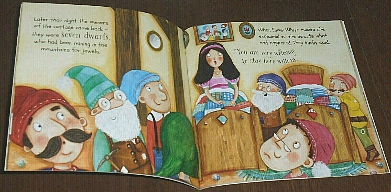 STORY TIME SNOW WHITE AND THE SEVEN DWARFS BOOK (17cm X 17cm) 2015 BRAND NEW