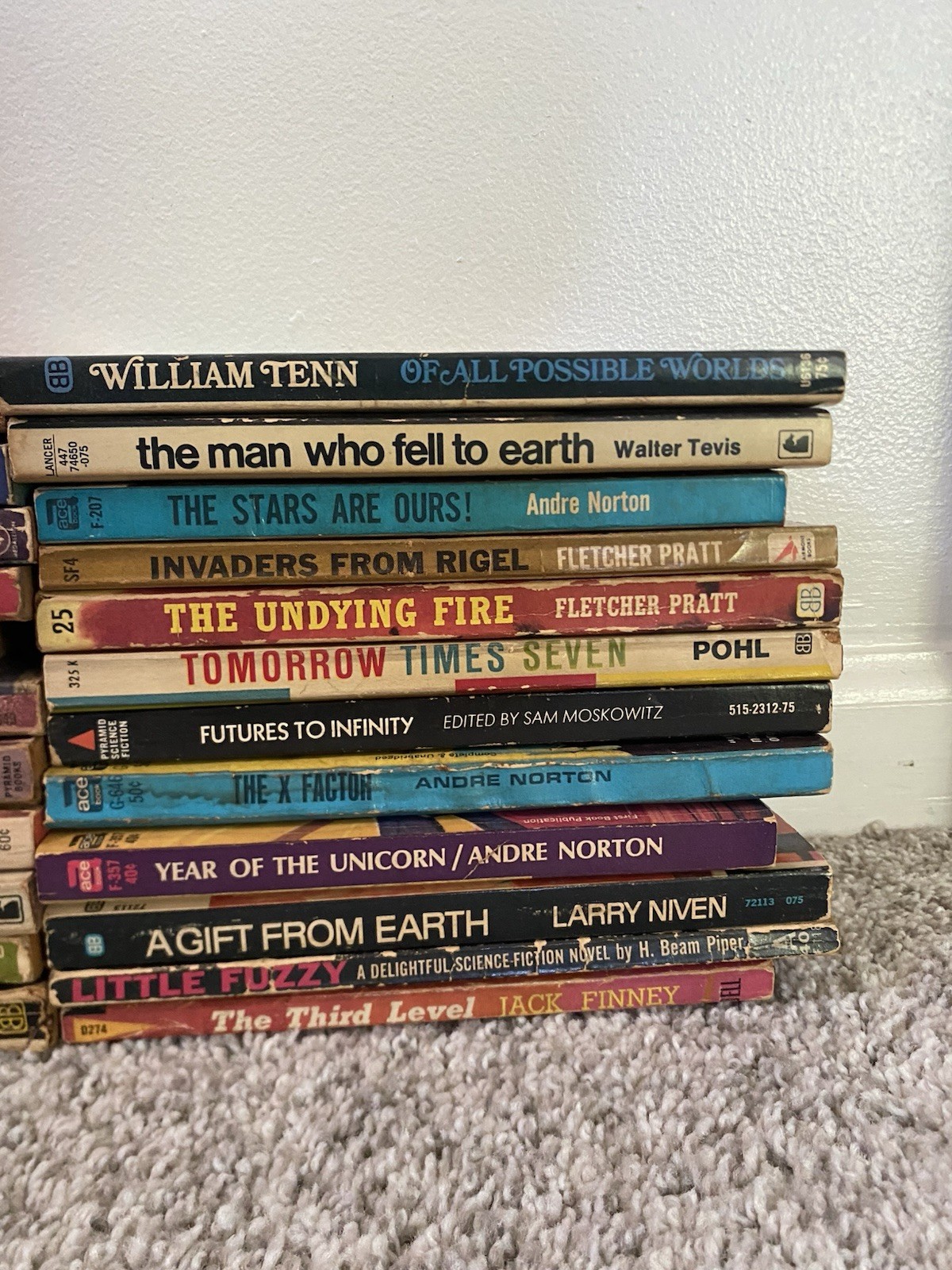 Lot Of 33 Vtg 50s 60s 70s Sci-fi Fantasy Horror Pulp Fiction Paperback Novels