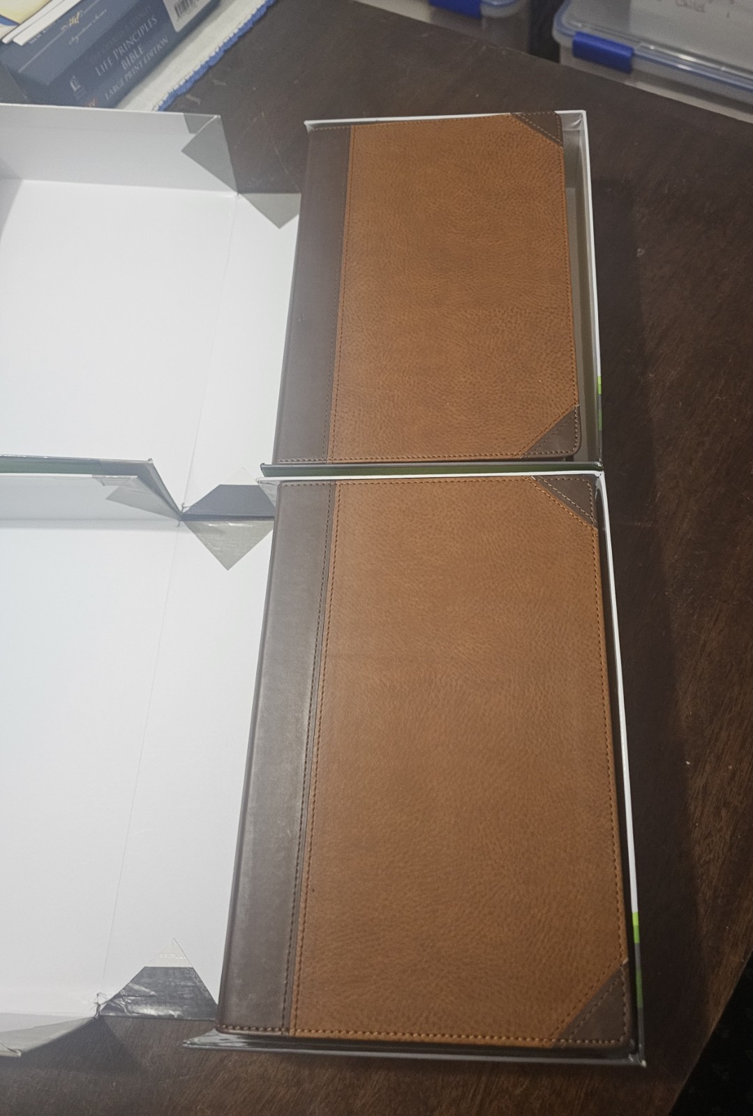 NIV 2011 Study Bible -Chocolate/Caramel – r$79.99- SALE!! SLIGHTLY IMPERFECT