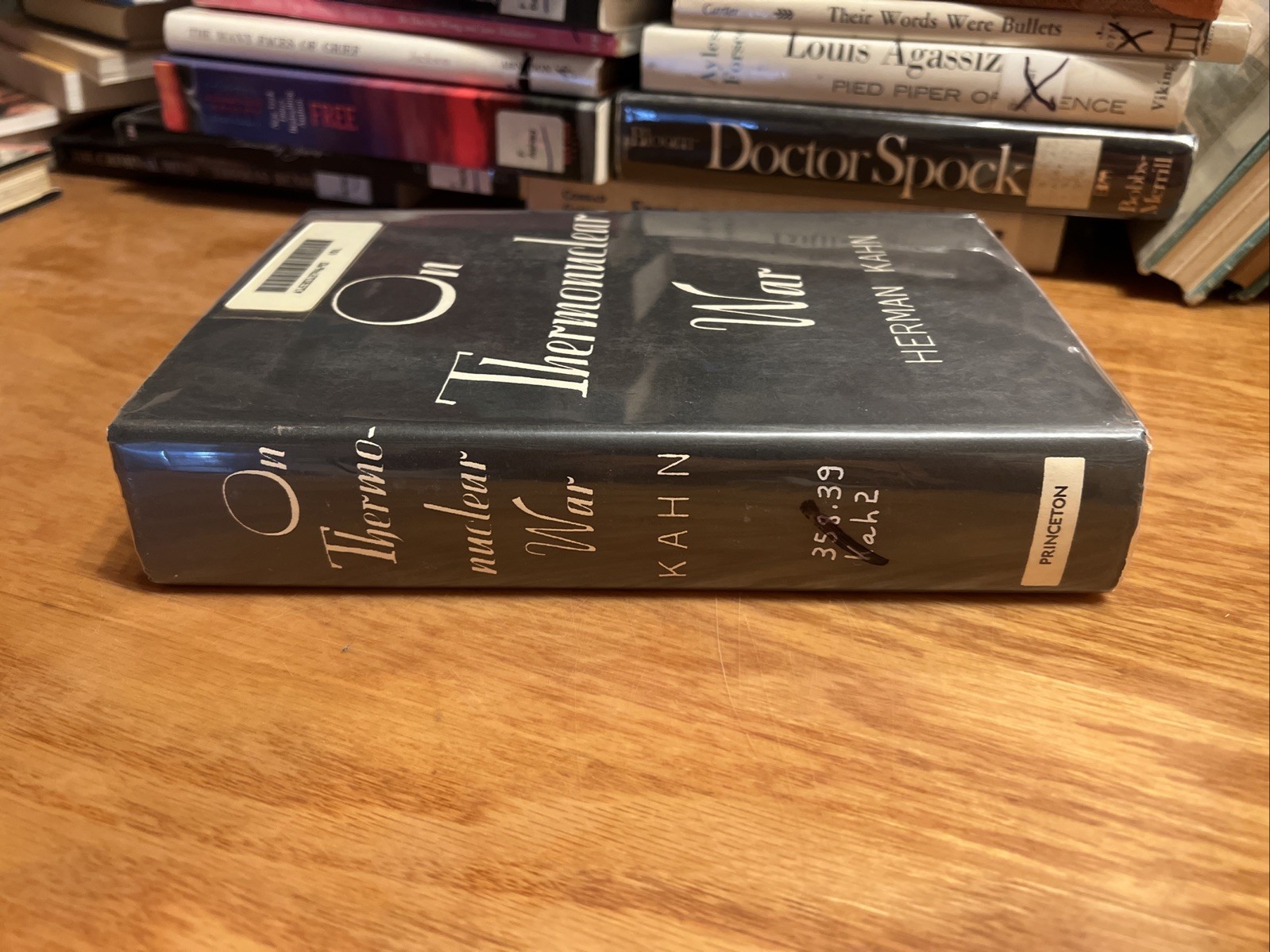 On Thermonuclear War: Three Lectures and Several… by Herman Kahn 1961 HCDJ
