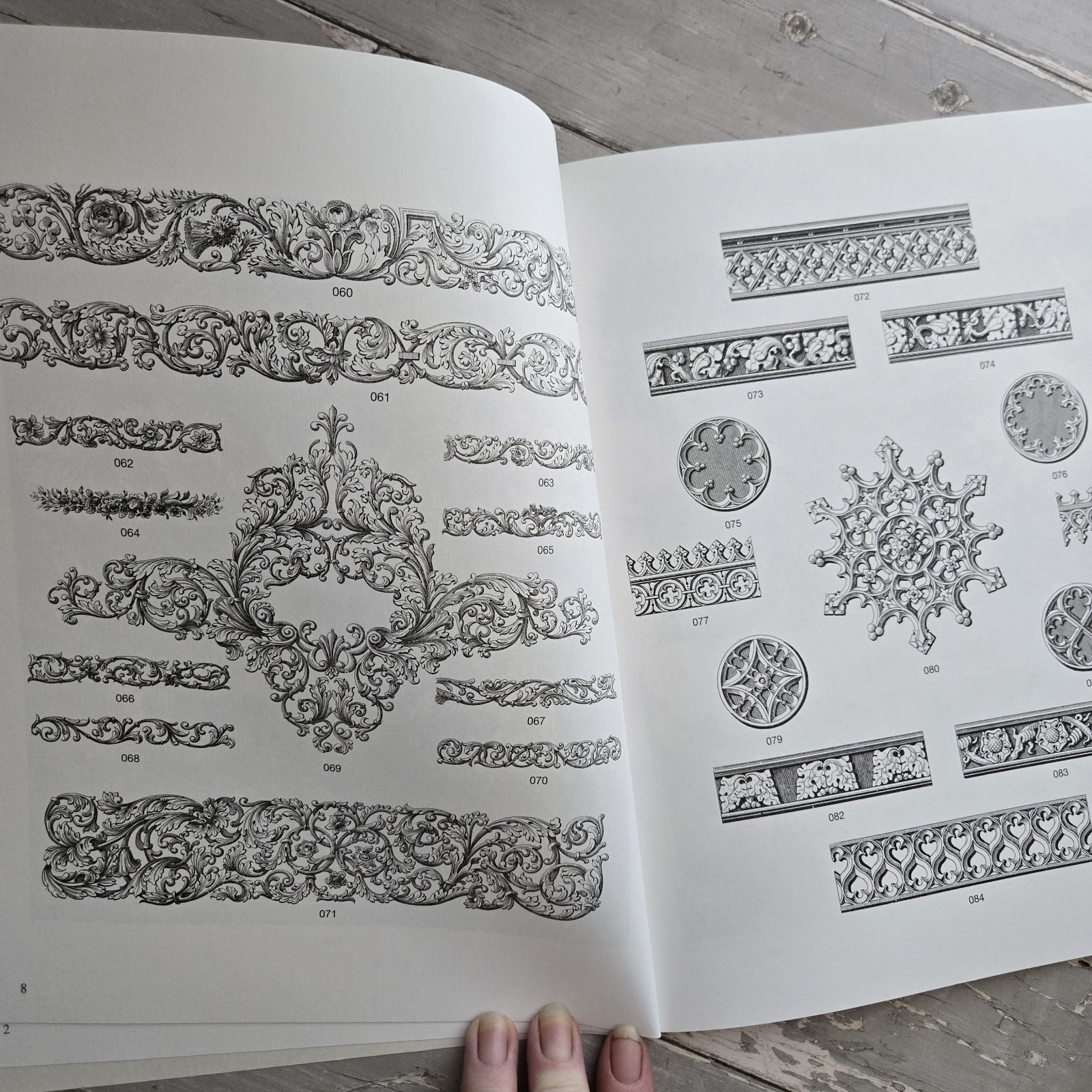 408 Victorian Ornamental Designs [w/ CDROM] by Dover