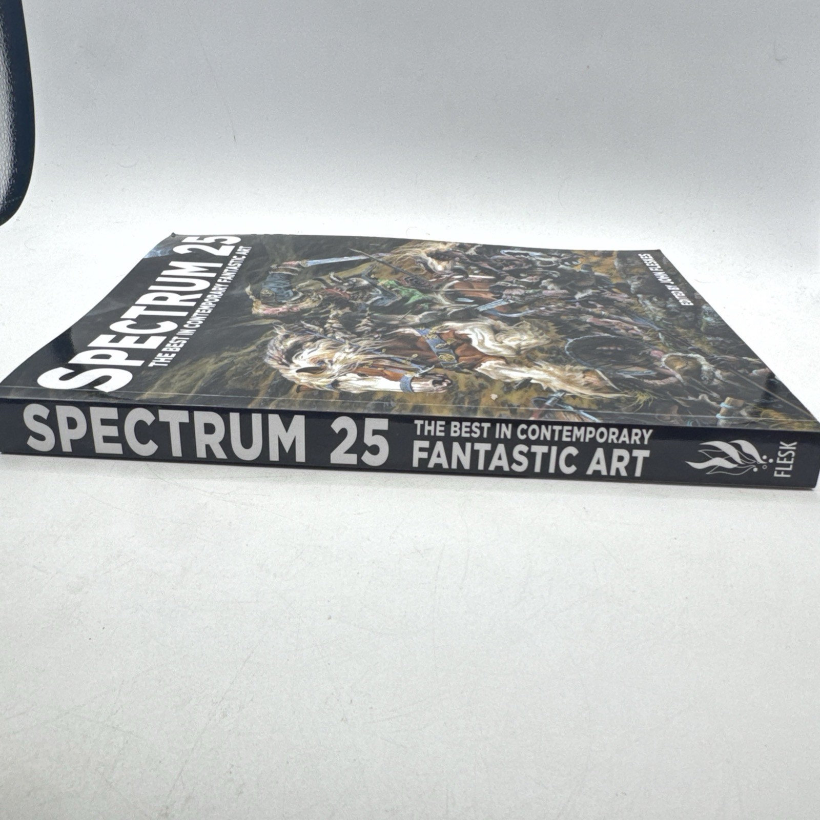 Spectrum 25: The Best in Contemporary Fantastic Art, Soft Cover Very Good Book