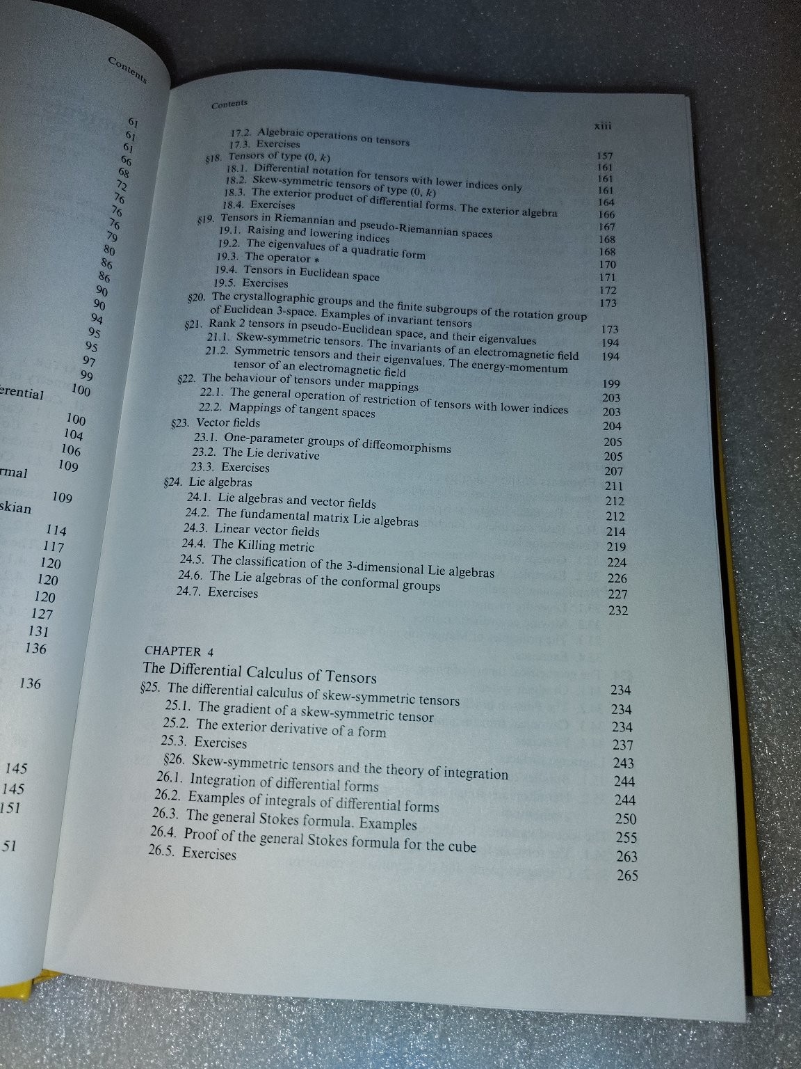 Modern Geometry I Dubrovin Fomenko Novikov 1984 Illustrated Springer-Verlag