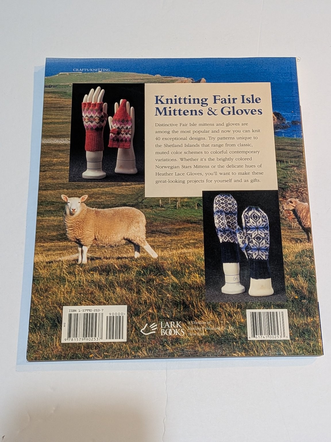 Knitting Fair Isle Mittens & Gloves Carol Rasmussen Noble Lark Books 2002 Crafts