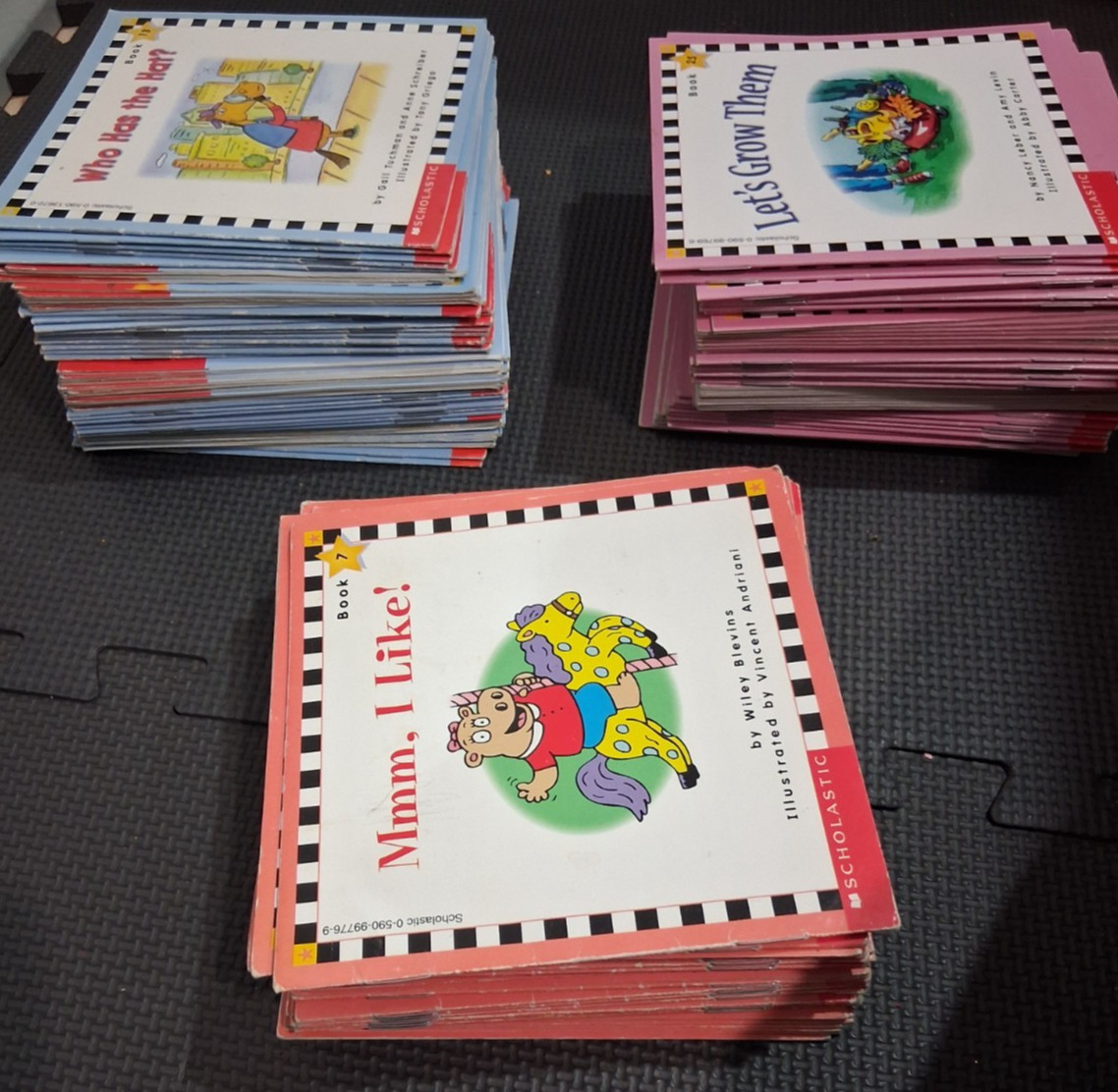Large Lot of over 130 Scholastic Phonics Readers – Class Sets – FREE SHIPPING