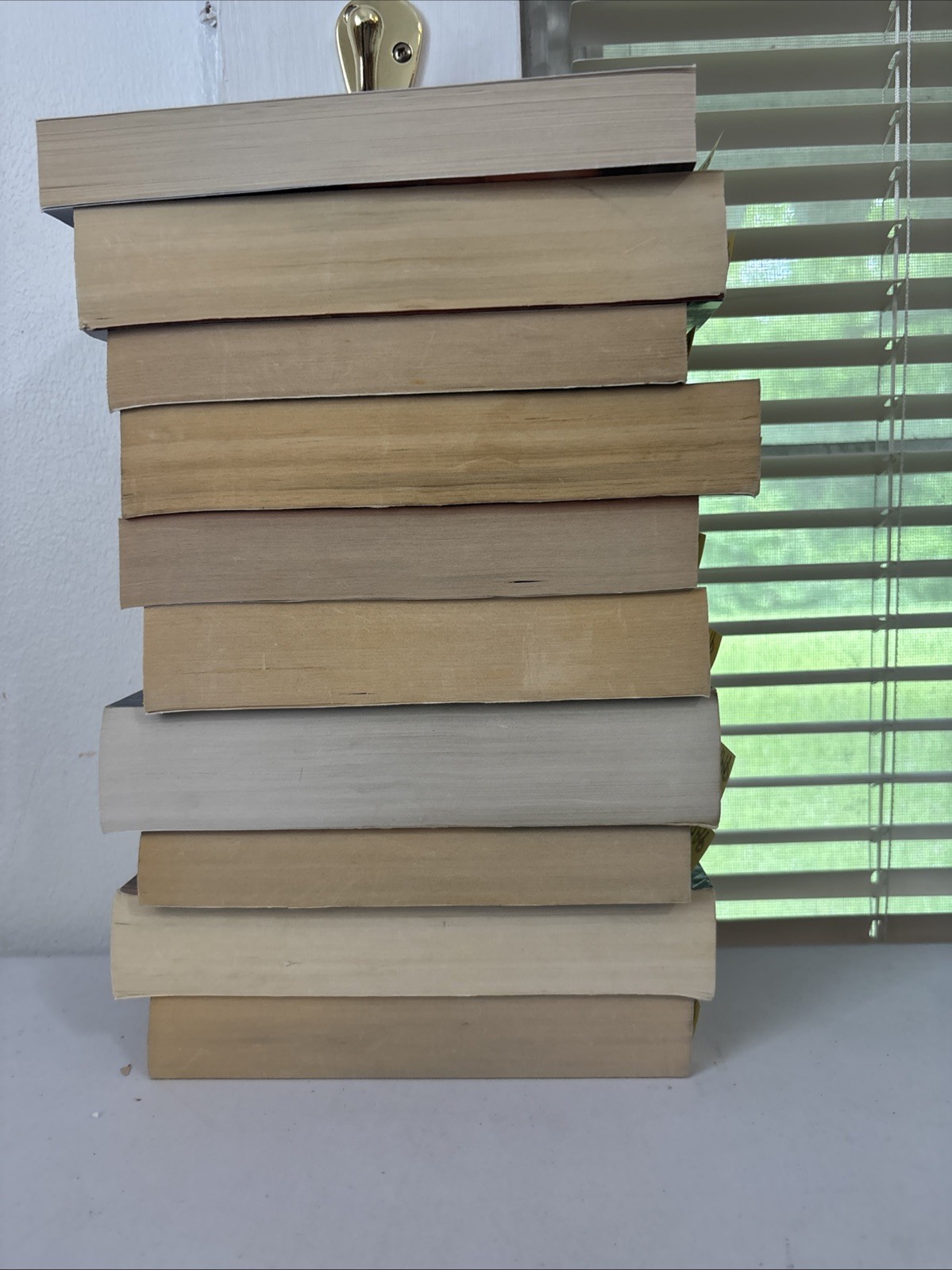Lot of 10 – Mystery and Thrillers – Mixed Authors – FREE SHIPPING