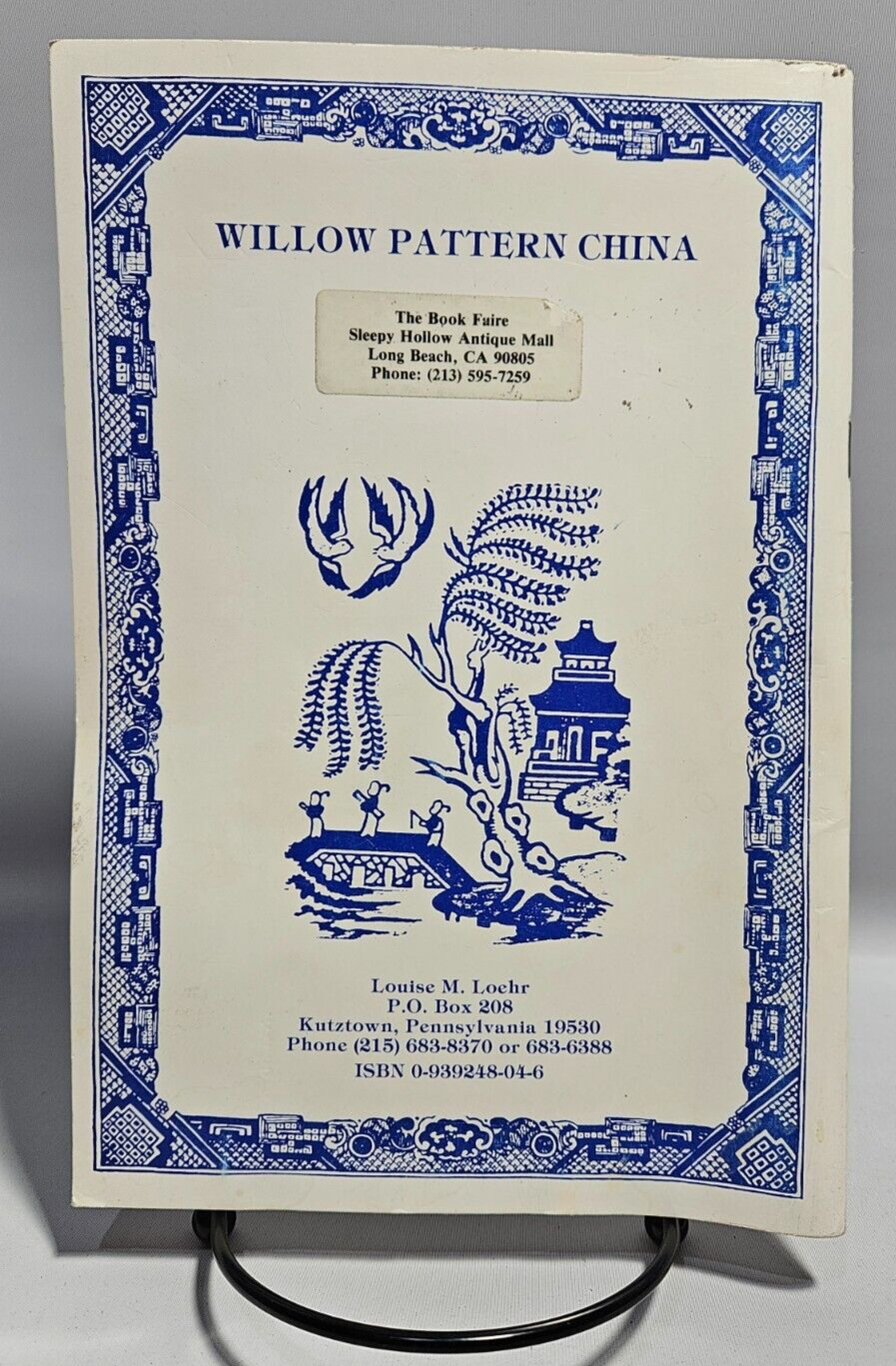 Willow Pattern China Collector’s Guide by Veryl Marie Worth & Louise M. Loehr