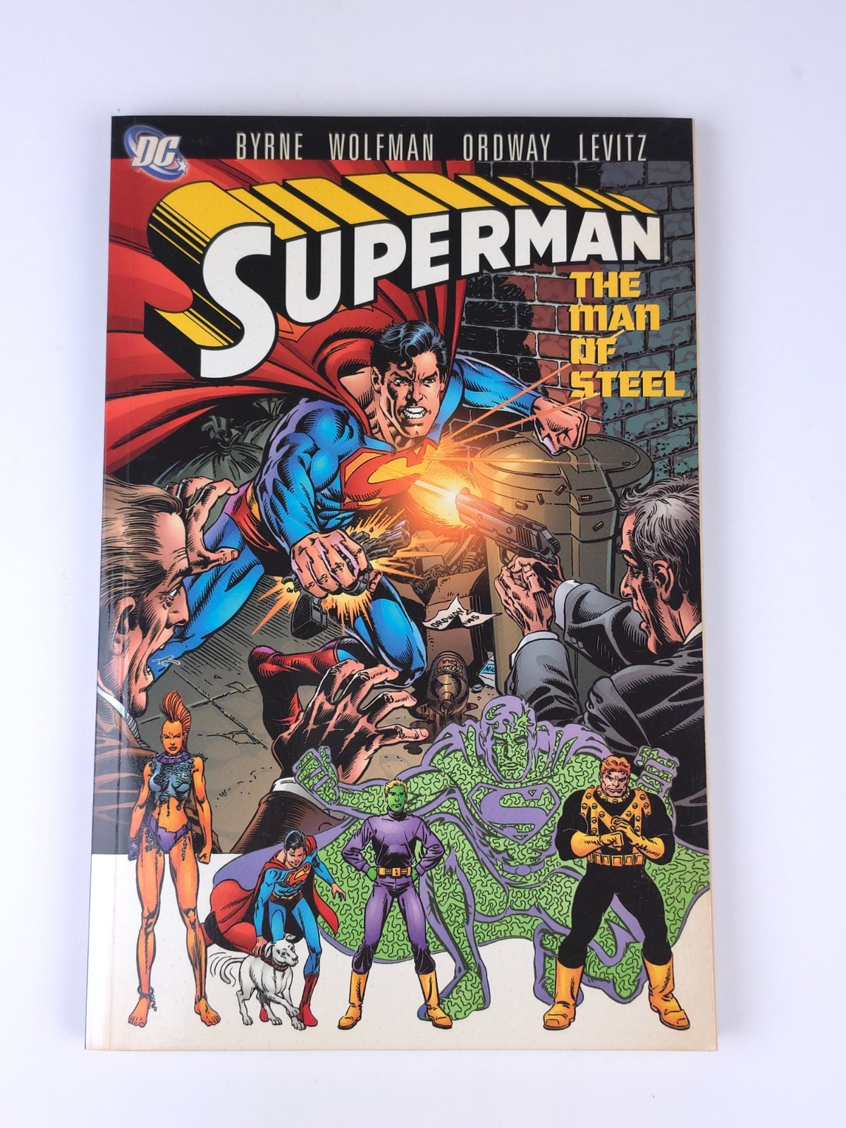 Superman: The Man of Steel: Volume 4 by John Byrne: Used