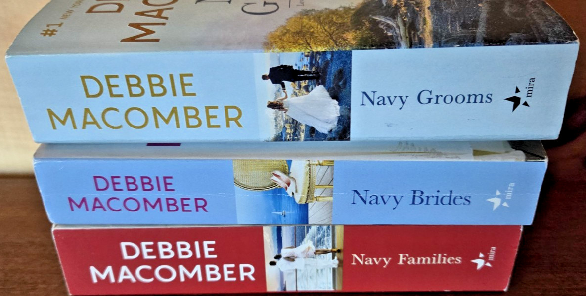 COMPLETE SET DEBBIE MACOMBER Romance Books NAVY Series 6 TITLES IN 3 MM Pbs