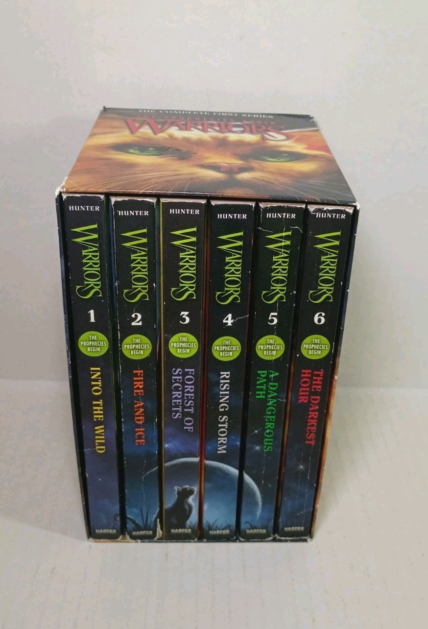 Warriors Box Set: Volumes 1 to 6: Complete First Series Paperback Erin Hunter