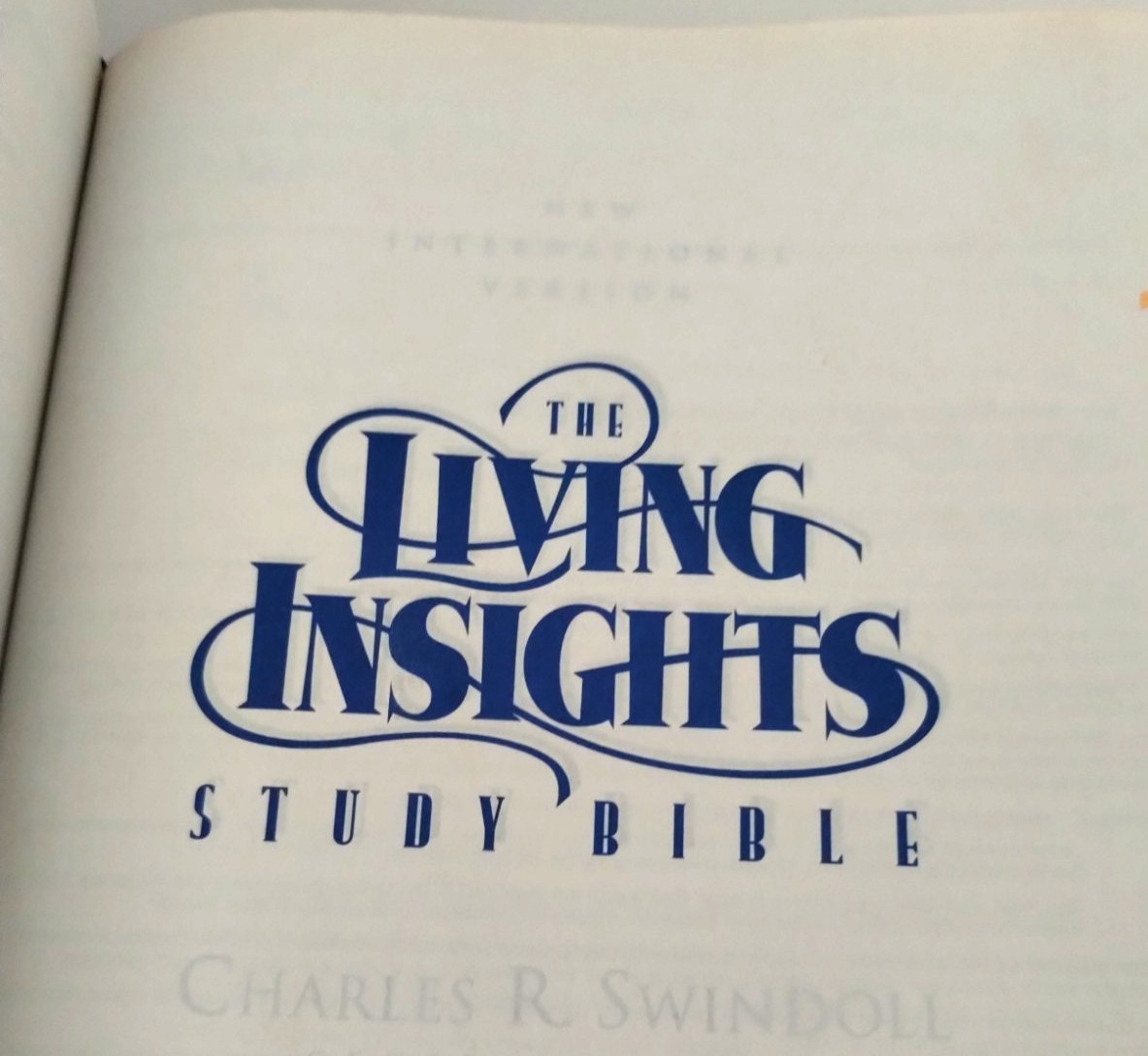 The Living Insights Study Bible NIV Zondervan Bonded Leather 1996 Swindoll Navy