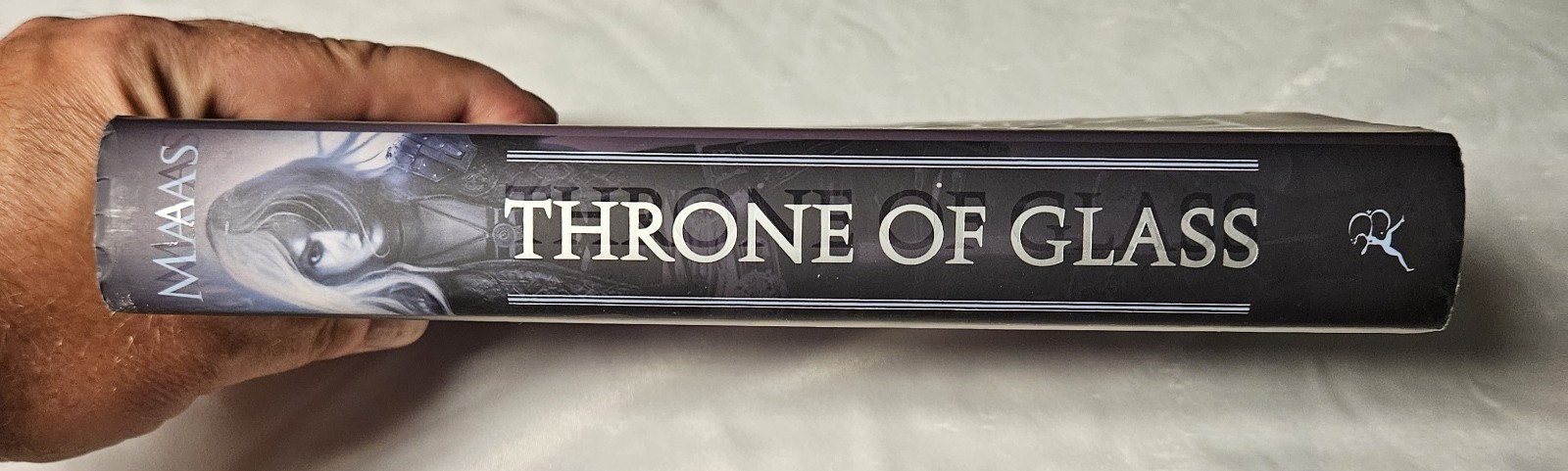 Throne of Glass by Sarah J Maas – 1st Edition Later Print OOP Cover Near Fine