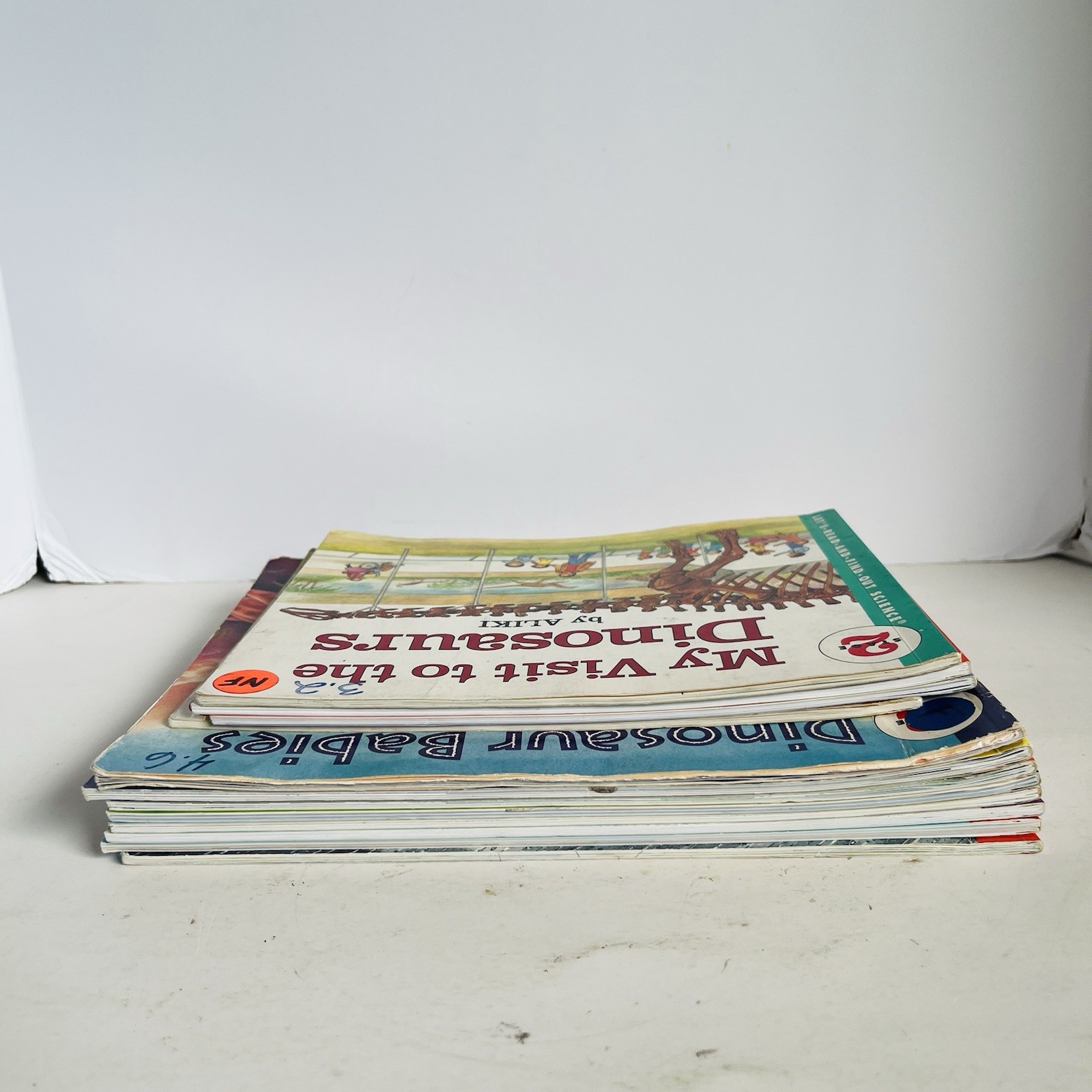 Lets Read and Find Out Science Book Lot 12 Hamburger Skeleton Planets Dinosaur P