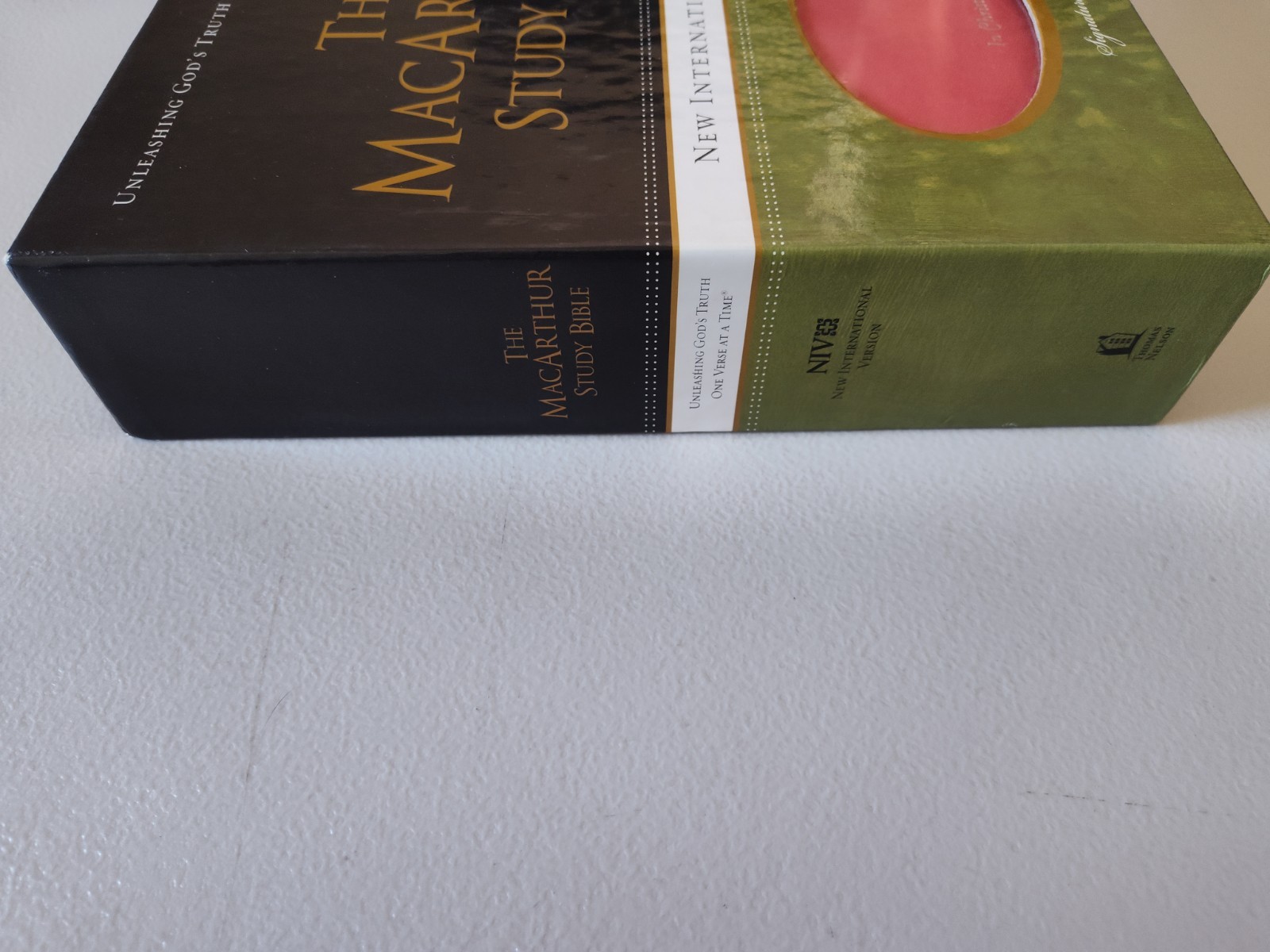 The MacArthur Study Bible: NIV Sunset Pink Leathersoft in Box Clean 2013