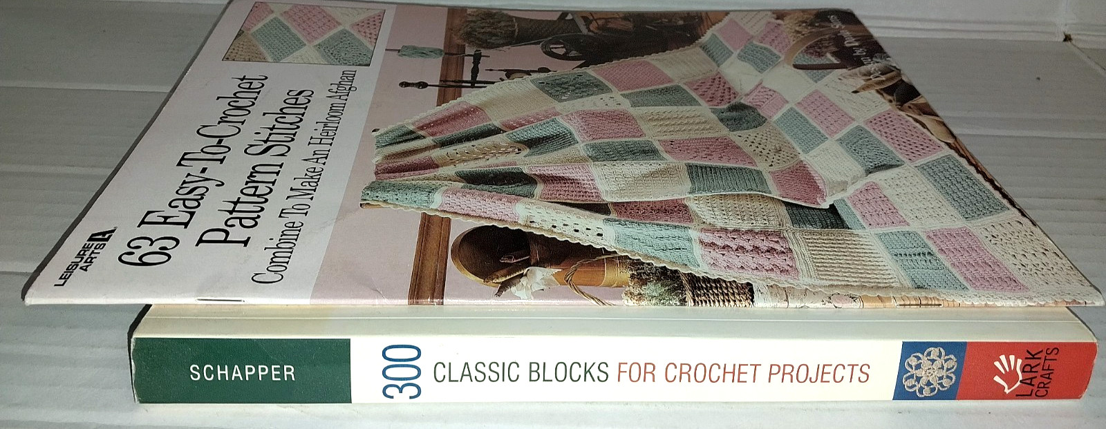 Lot 2 Crochet books 300 Classic Blocks Linda Schapper 63 Easy pattern stitches