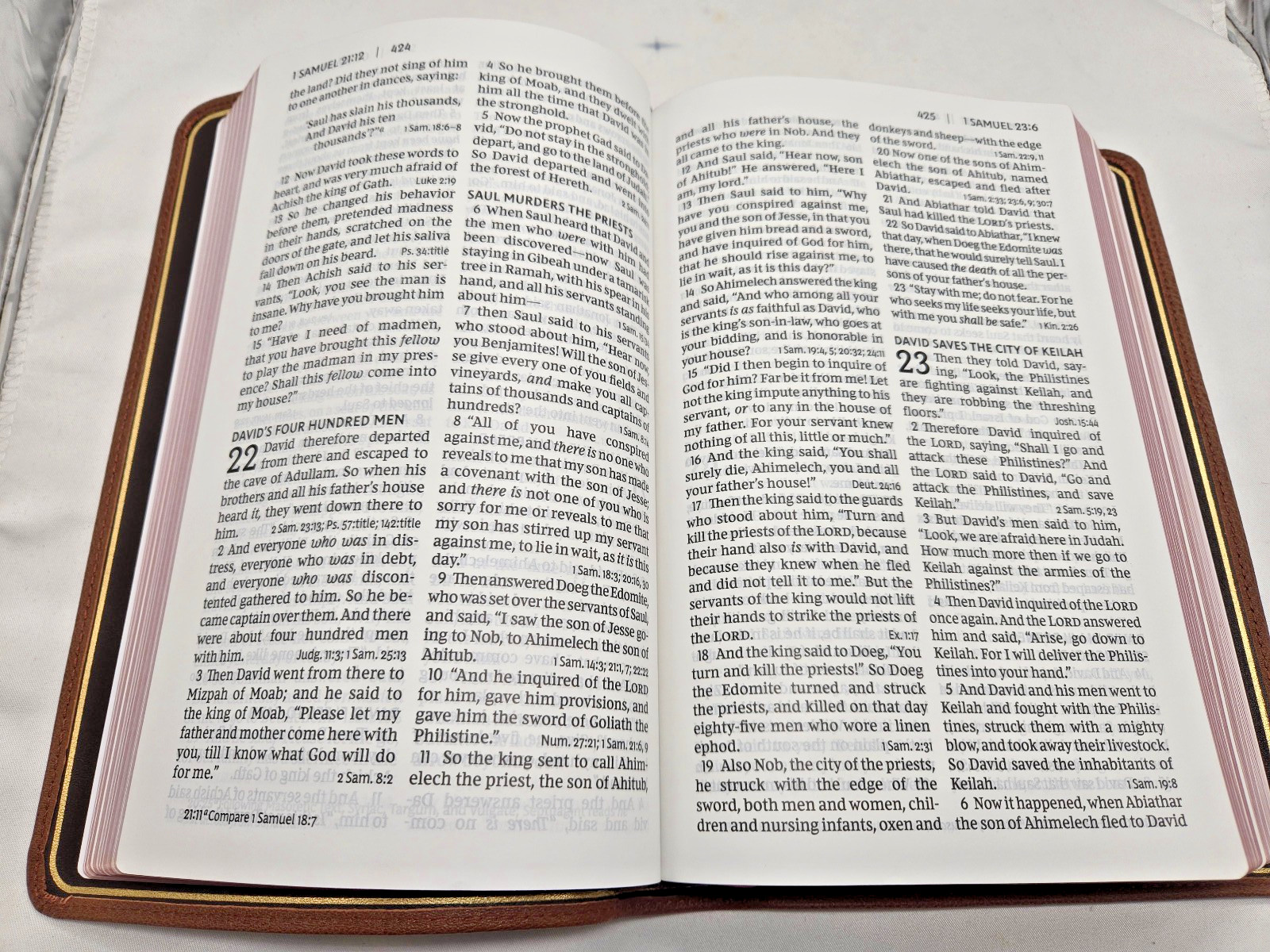 NKJV End-of-Verse Reference Personal Size Large Print Brown Goatskin