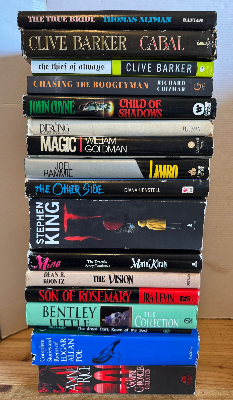 Large Horror Suspense Thriller Lot 32 Books HCDJ Vintage Stephen King Anne Rice