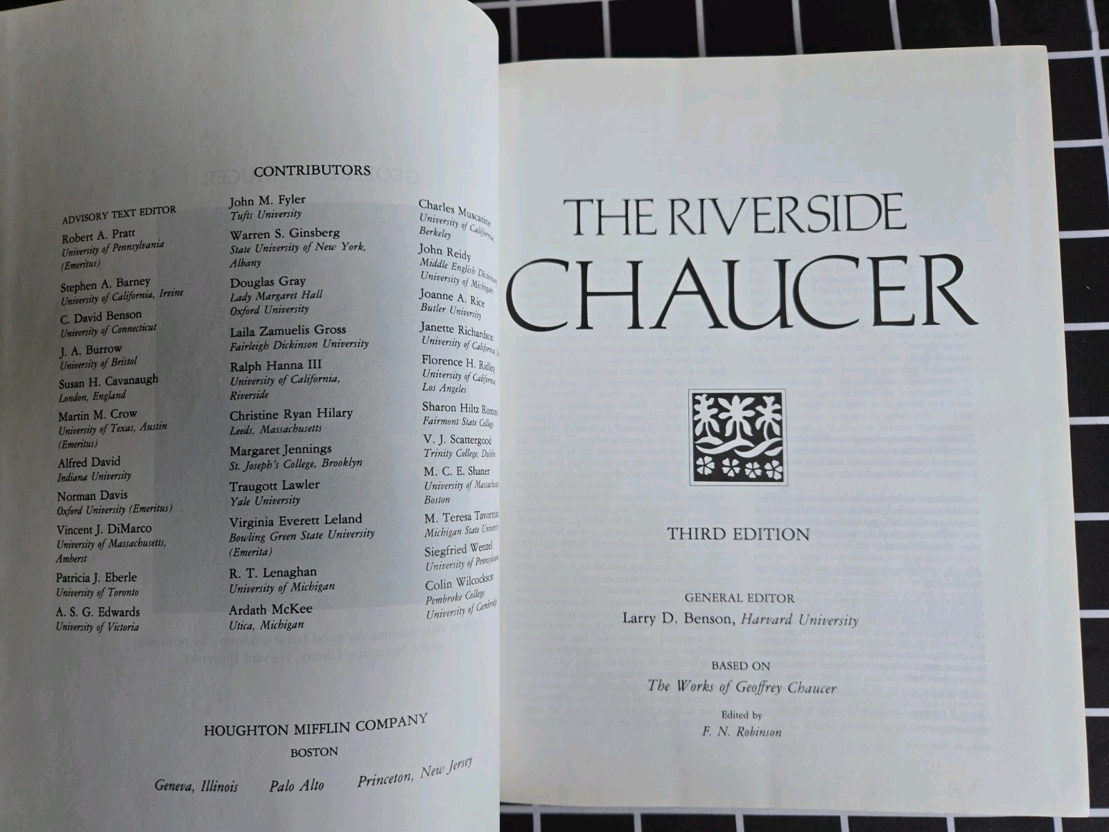 Riverside Chaucer by Benson, Chaucer & F.N. Robinson Hardcover – Classic
