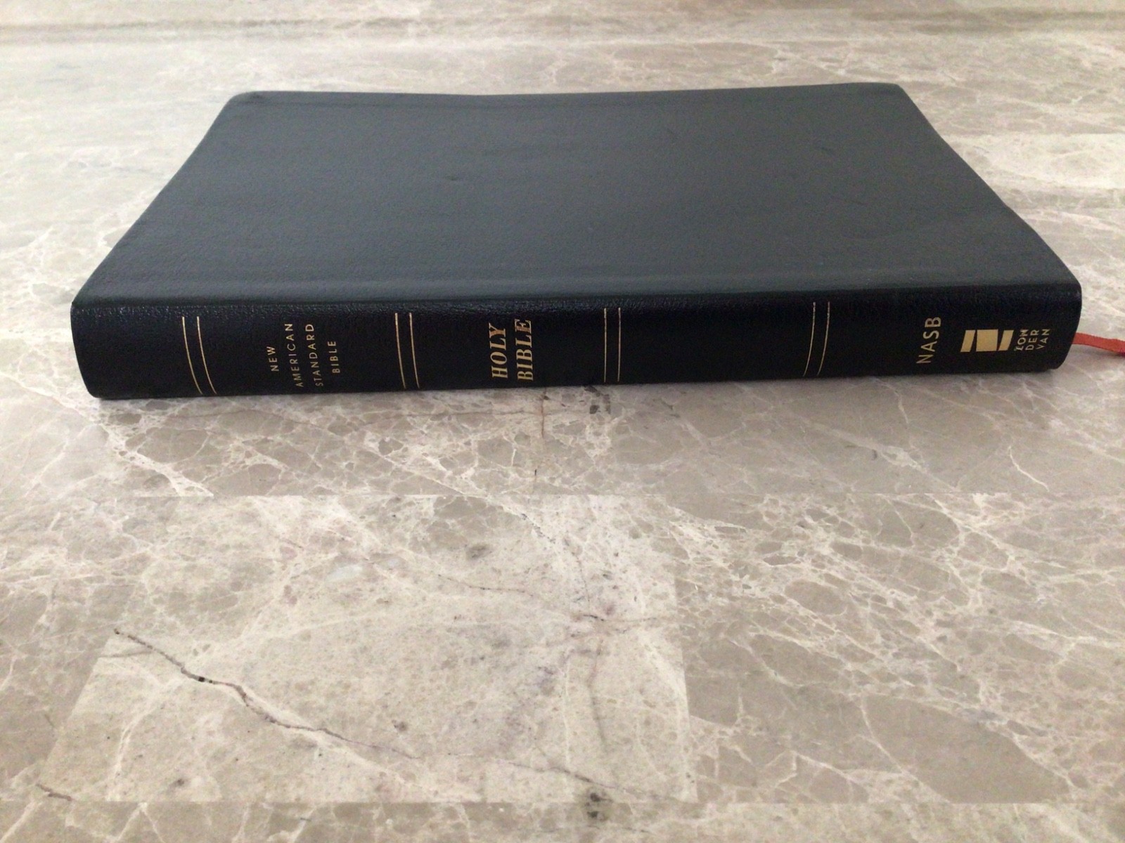 Zondervan NASB Thinline Bible Large Print 1995 Black Bonded Leather