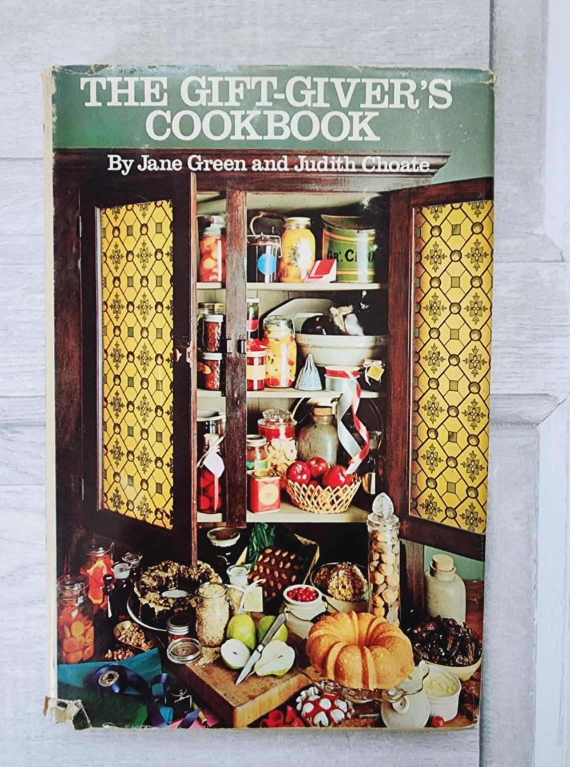 The Gift-Giver’s Cookbook 1971 hardcover vintage useful 191 pages food gifts