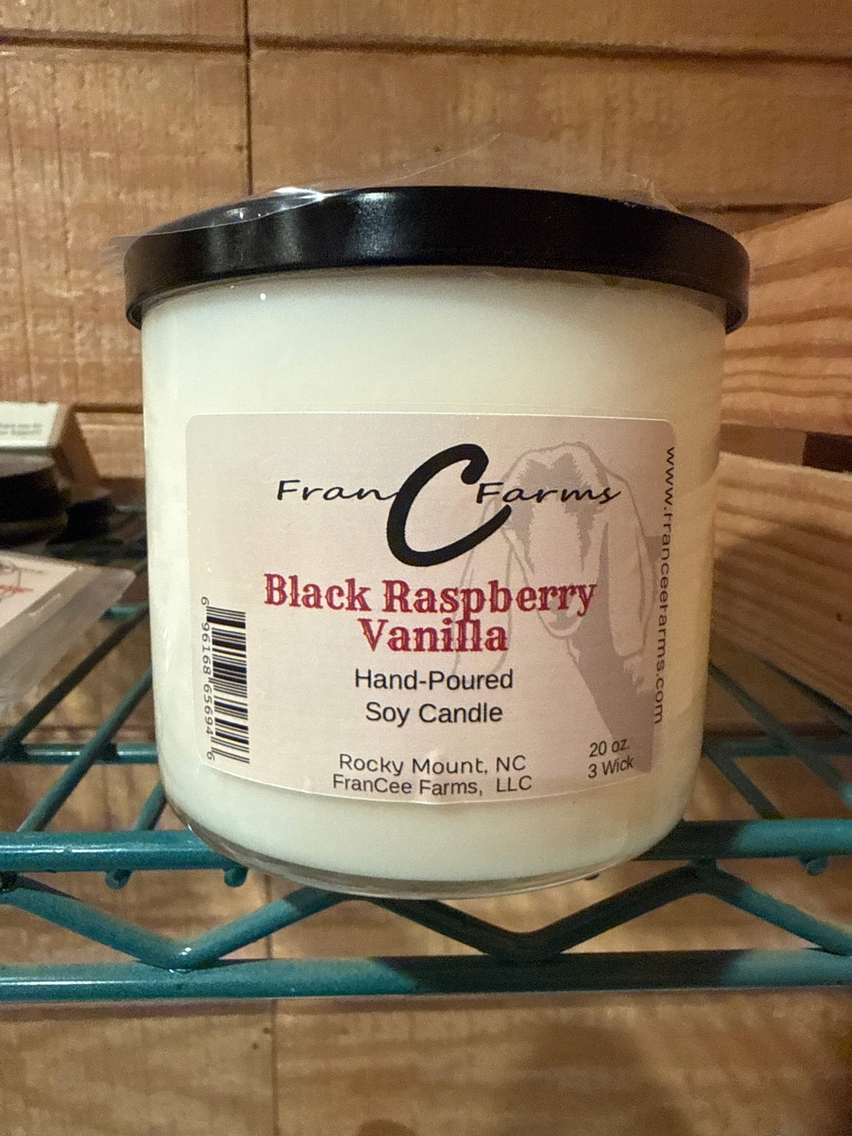 Black Raspberry Vanilla Soy Candle – 20 oz. 3 Wick