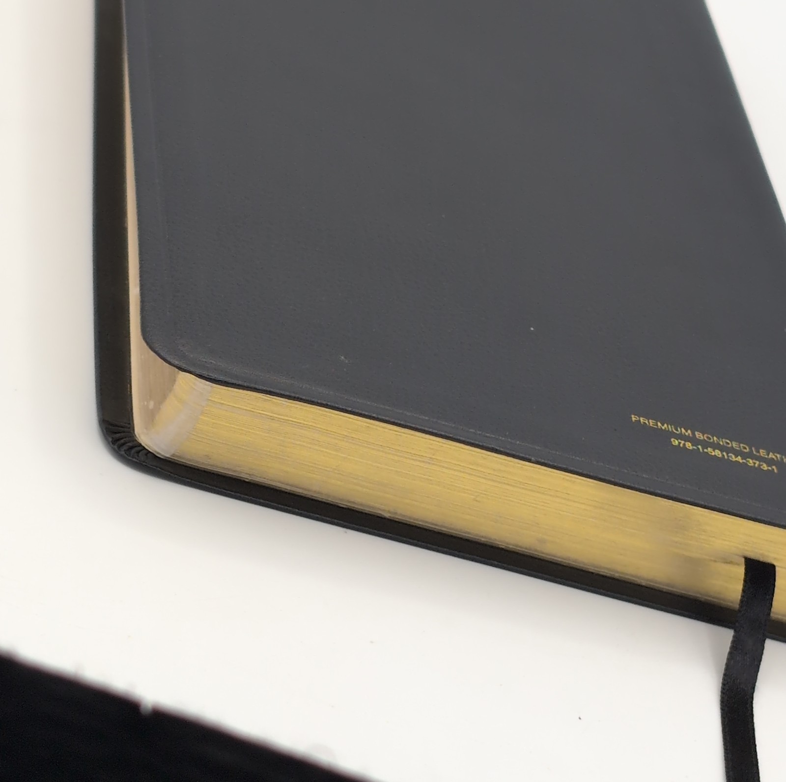 ESV Thinline Bible, Red Letter – Bonded Leather. (B)
