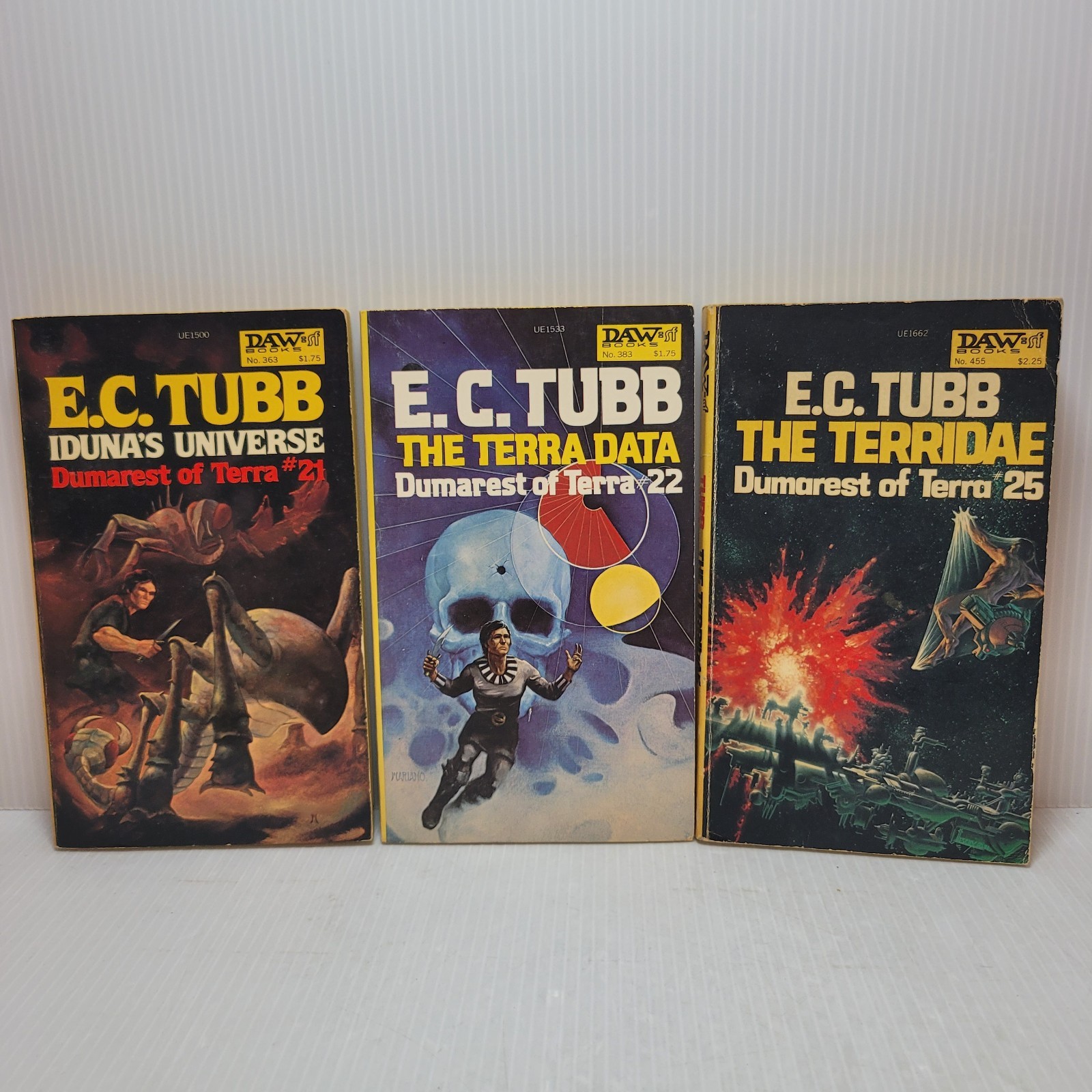E.C. Tubb Lot of 18 Vtg Sci-FI Paperback books all Dumarest of Terra Series DAW